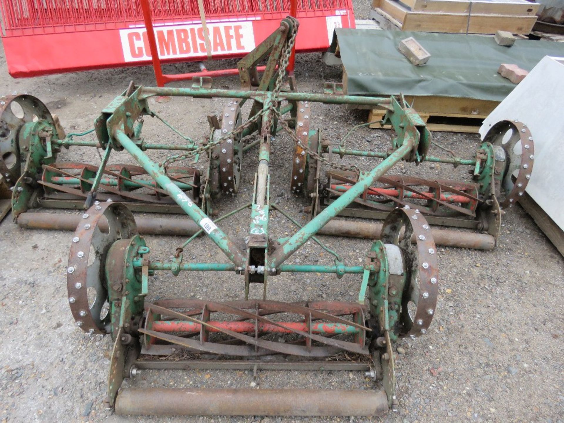 TRACTOR MOUNTED WHEEL DRIVEN TOWED GANG MOWERS 8FT WIDTH APPROX.
