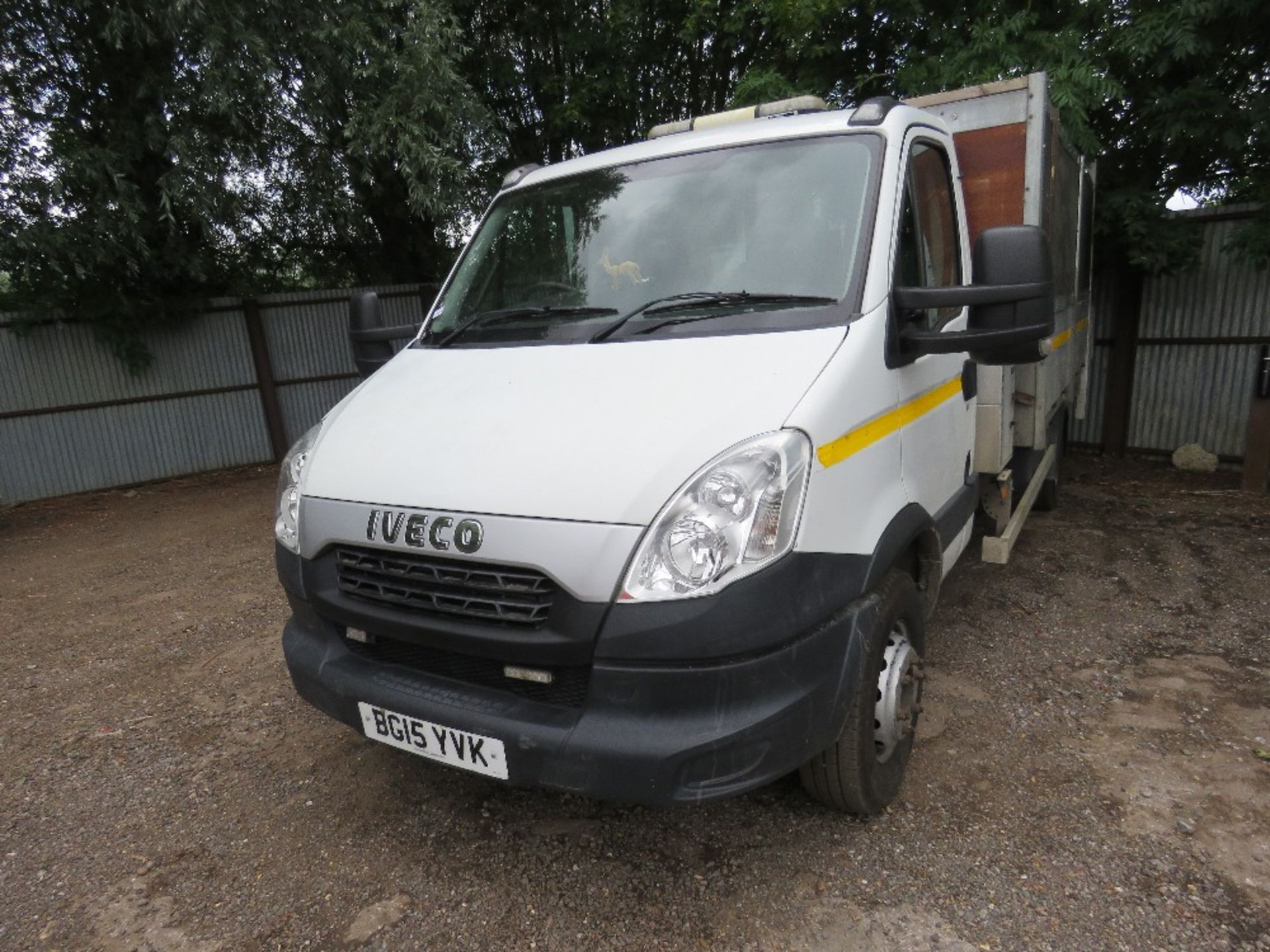 IVECO 70C17 TYPE 7000KG RATED TIPPER TRUCK REG:BG15 YVK WITH V5. 63,954 REC MILES. DIRECT FROM LOCAL - Image 4 of 33