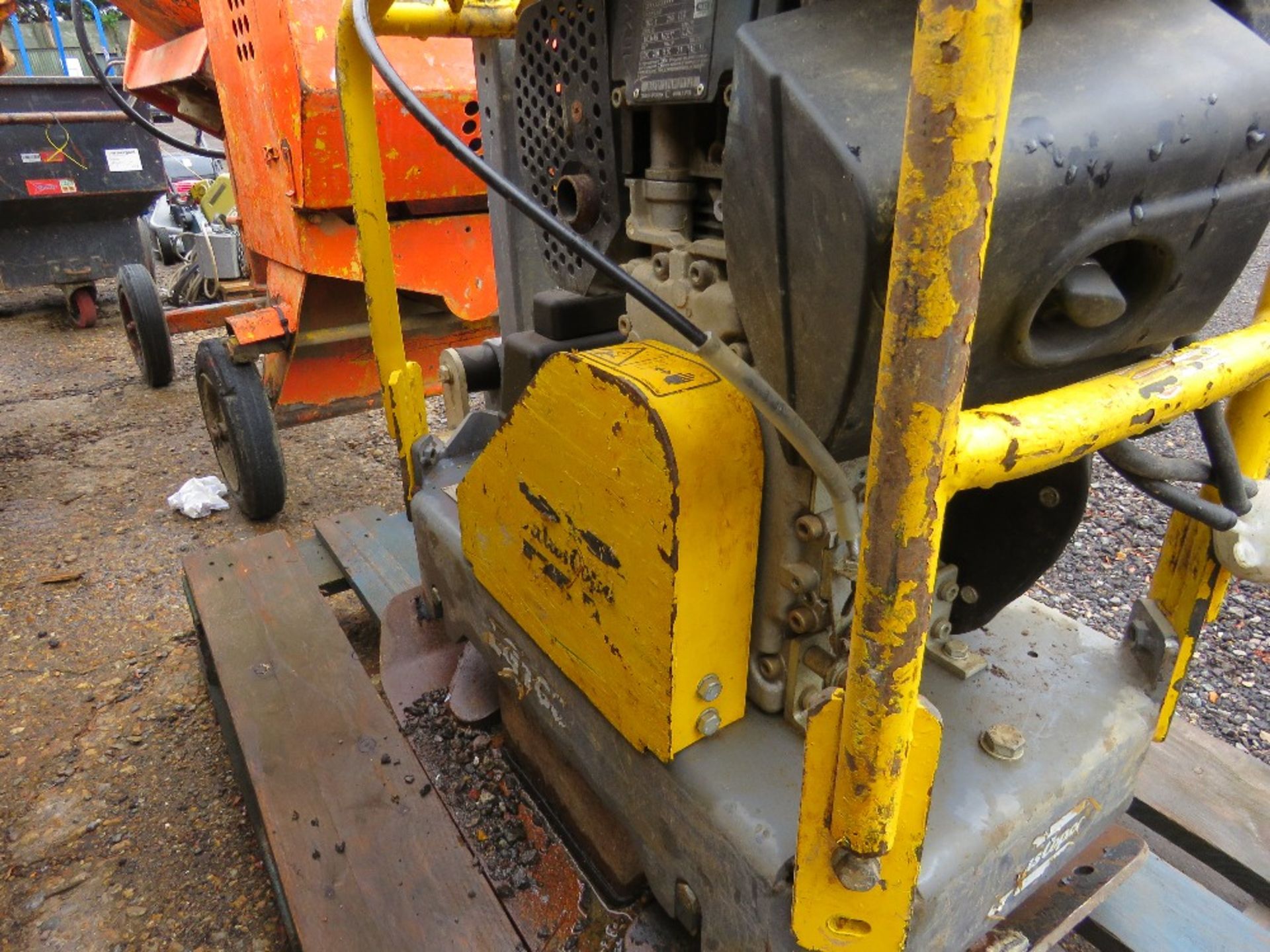 ATLAS COPCO DIESEL ENGINED FORWARD/REVERSE COMPACTION PLATE. - Image 3 of 6