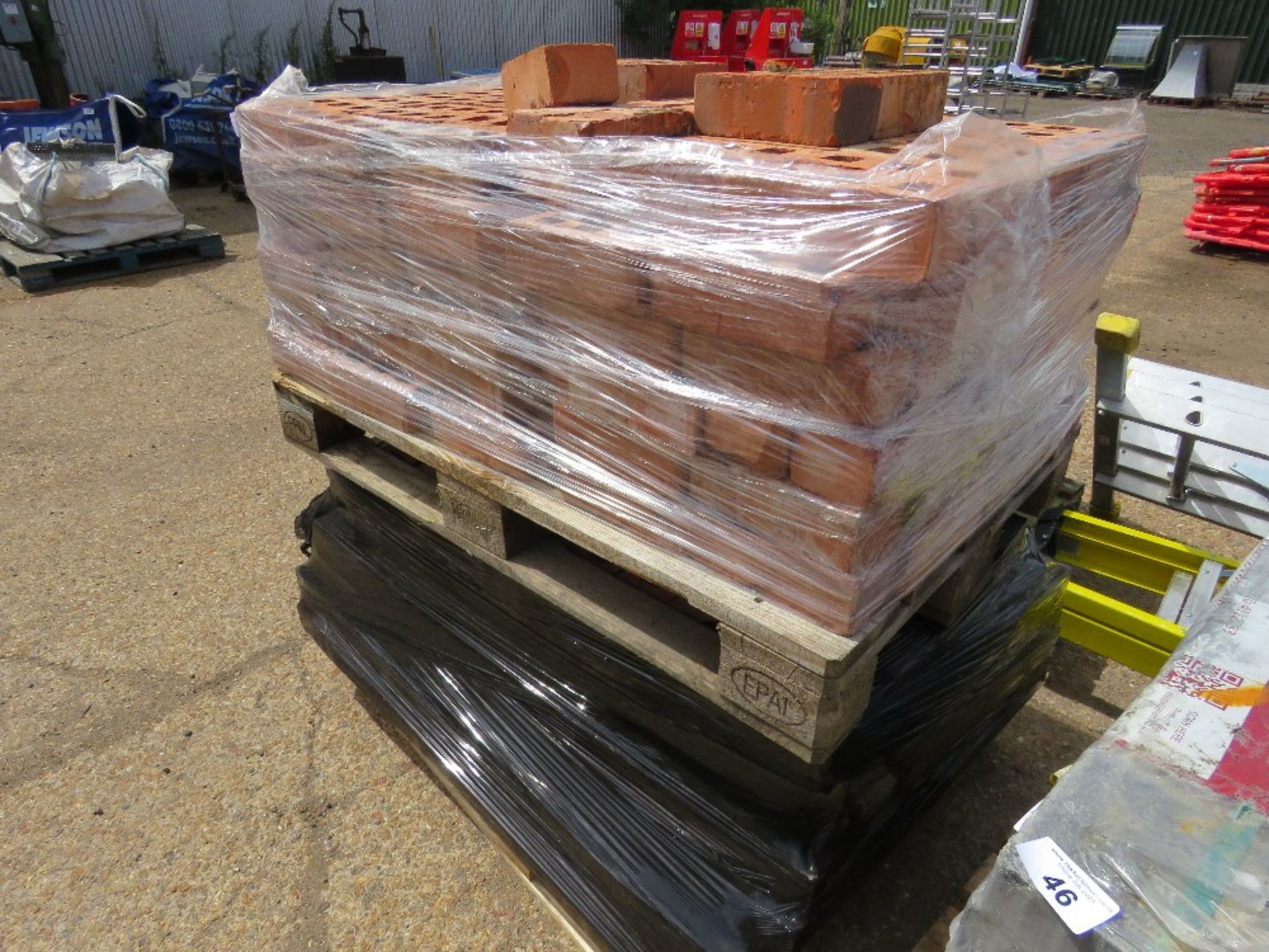 2 X PALLET OF RED BRICKS 215 X 70 X 100 APPROX. - Image 2 of 8