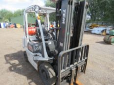 TCM 2.5TONNE GAS FORKLIFT TRUCK, YEAR 2015. CONTAINER SPEC MAST WITH SIDE SHIFT. 9779 REC HRS. SN:U1