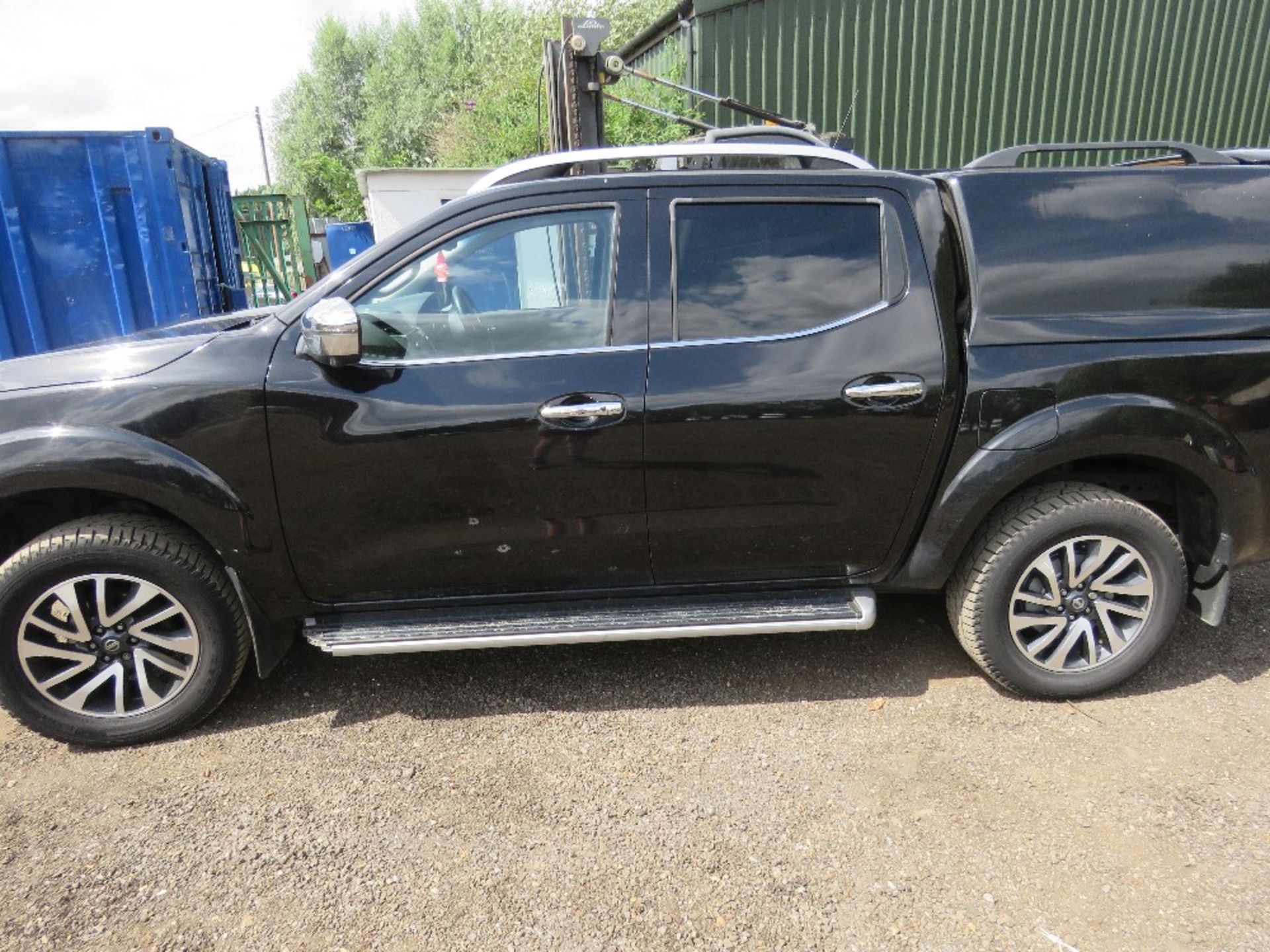 NISSAN NAVARA TEKNA DCI 4WD DOUBLE CAB PICKUP TRUCK REG: EU18 VWM. 113,915 REC MILES. WITH V5. TESTE - Image 4 of 21