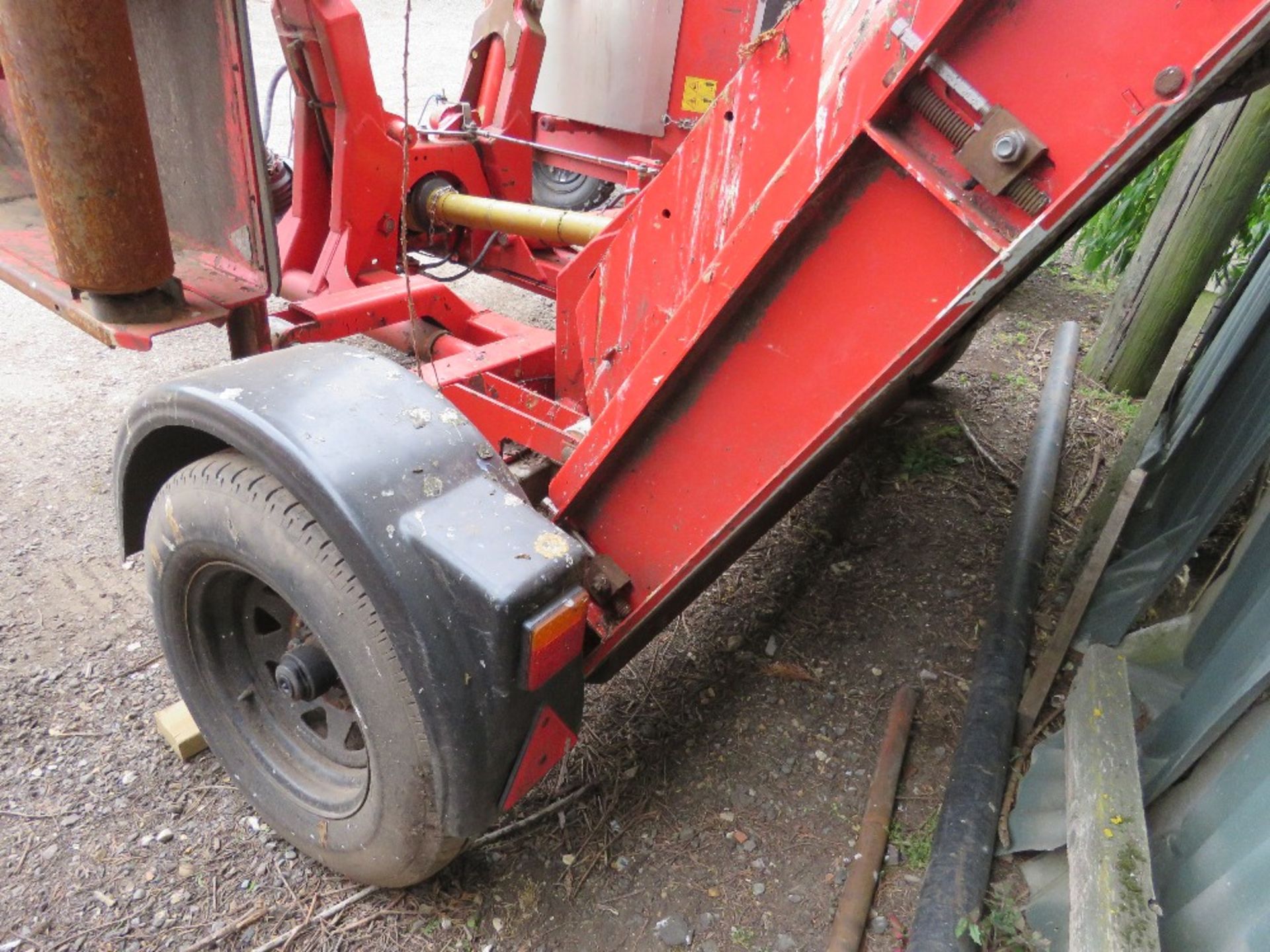 TRIMAX 728-610-400 BATWING TYPE ROLLER MOWER, YEAR 2017. PEGASUS S3 HEADS. NB: REQUIRES SOME REPAIR - Image 7 of 11