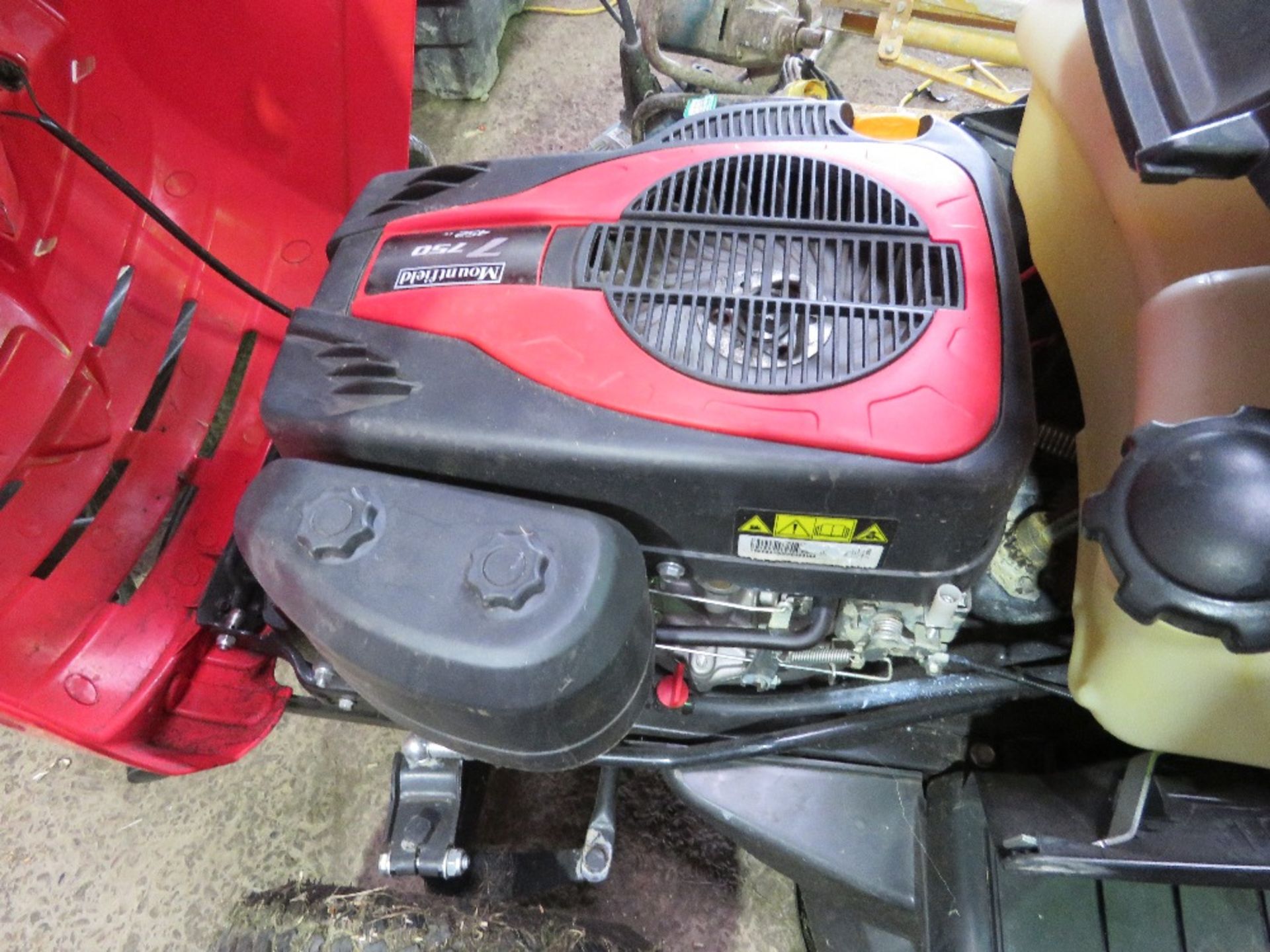 MOUNTFIELD 1530H RIDE ON HYDRASTATIC DRIVE MOWER, NO COLLECTOR. WHEN TESTED BY POWER STRAIGHT TO THE - Image 9 of 10