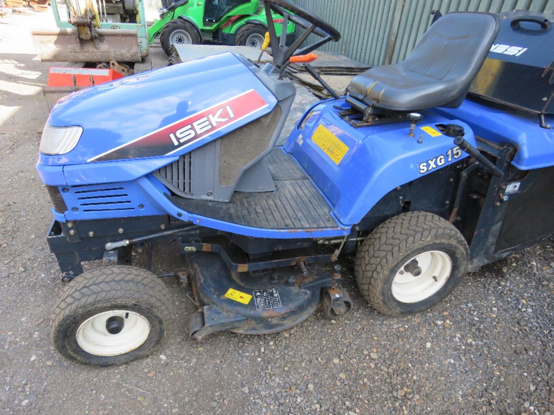 ISEKI SXG15 RIDE ON DIESEL LAWNMOWER WITH COLLECTOR. 531 REC HOURS. SN:H000816. WHEN TESTED WAS SEEN