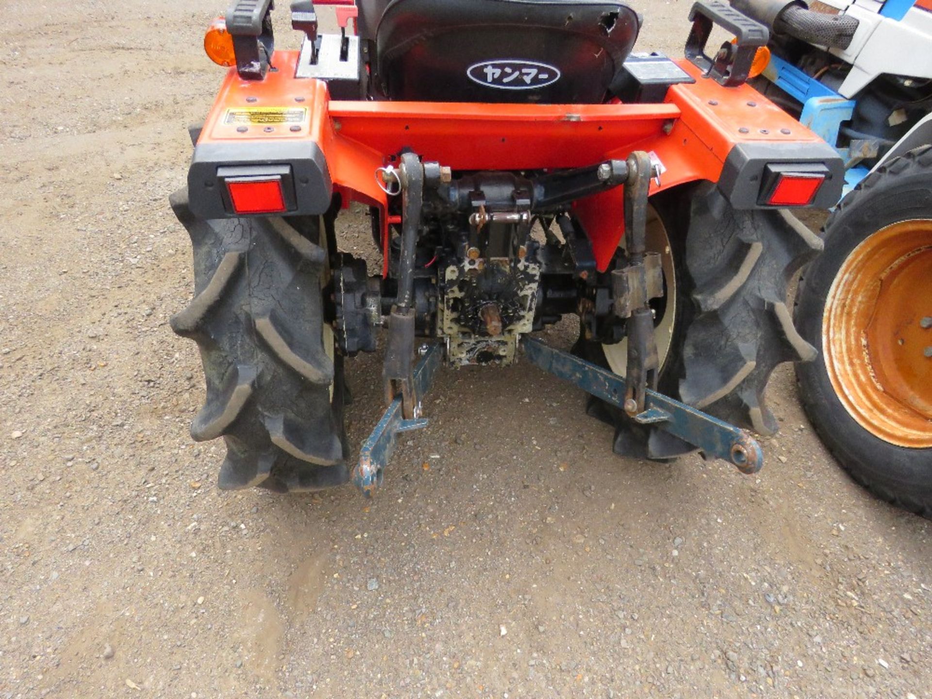 YANMAR F155 4WD COMPACT AGRICULTURAL TRACTOR WITH REAR LINK ARMS. WHEN TESTED WAS SEEN TO DRIVE, ST - Image 6 of 7