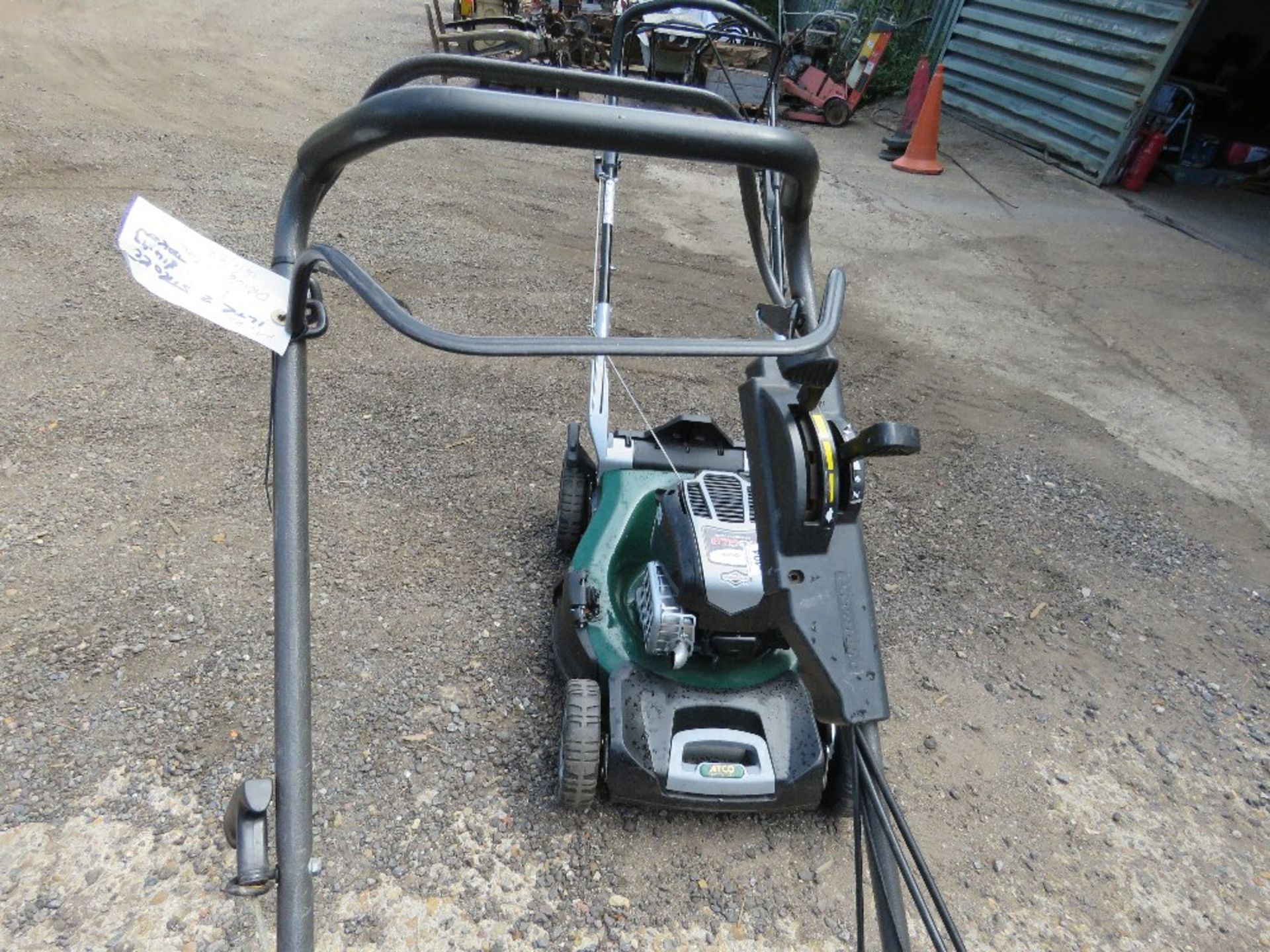 WEIBANG PETROL ENGINED LAWNMOWER, NO COLLECTOR. THIS LOT IS SOLD UNDER THE AUCTIONEERS MARGIN SCH - Image 4 of 4