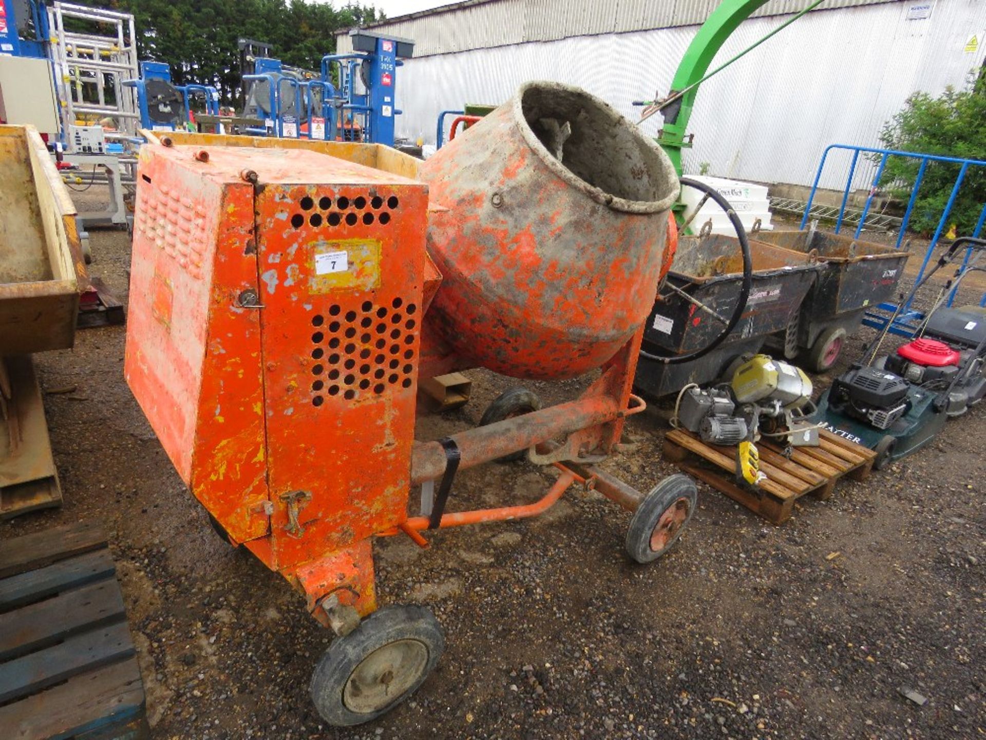 BELLE DIESEL ENGINED SITE MIXER WITH YANMAR ENGINE. WHEN TESTED WAS SEEN TO RUN AND DRUM TURNED....S