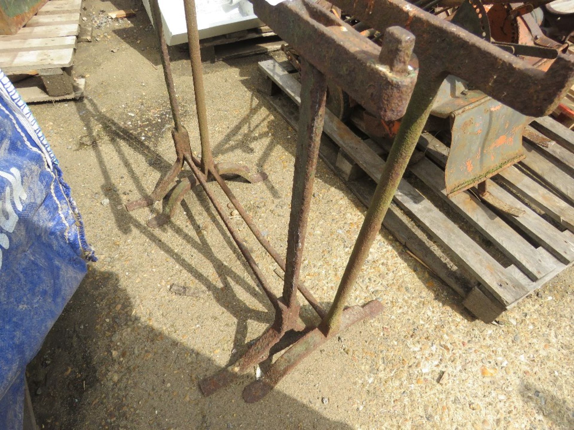 2 X WROUGHT IRON ANTIQUE TRESTLE STANDS. EXECUTOR SALE. THIS LOT IS SOLD UNDER THE AUCTIONEERS MA - Image 2 of 2