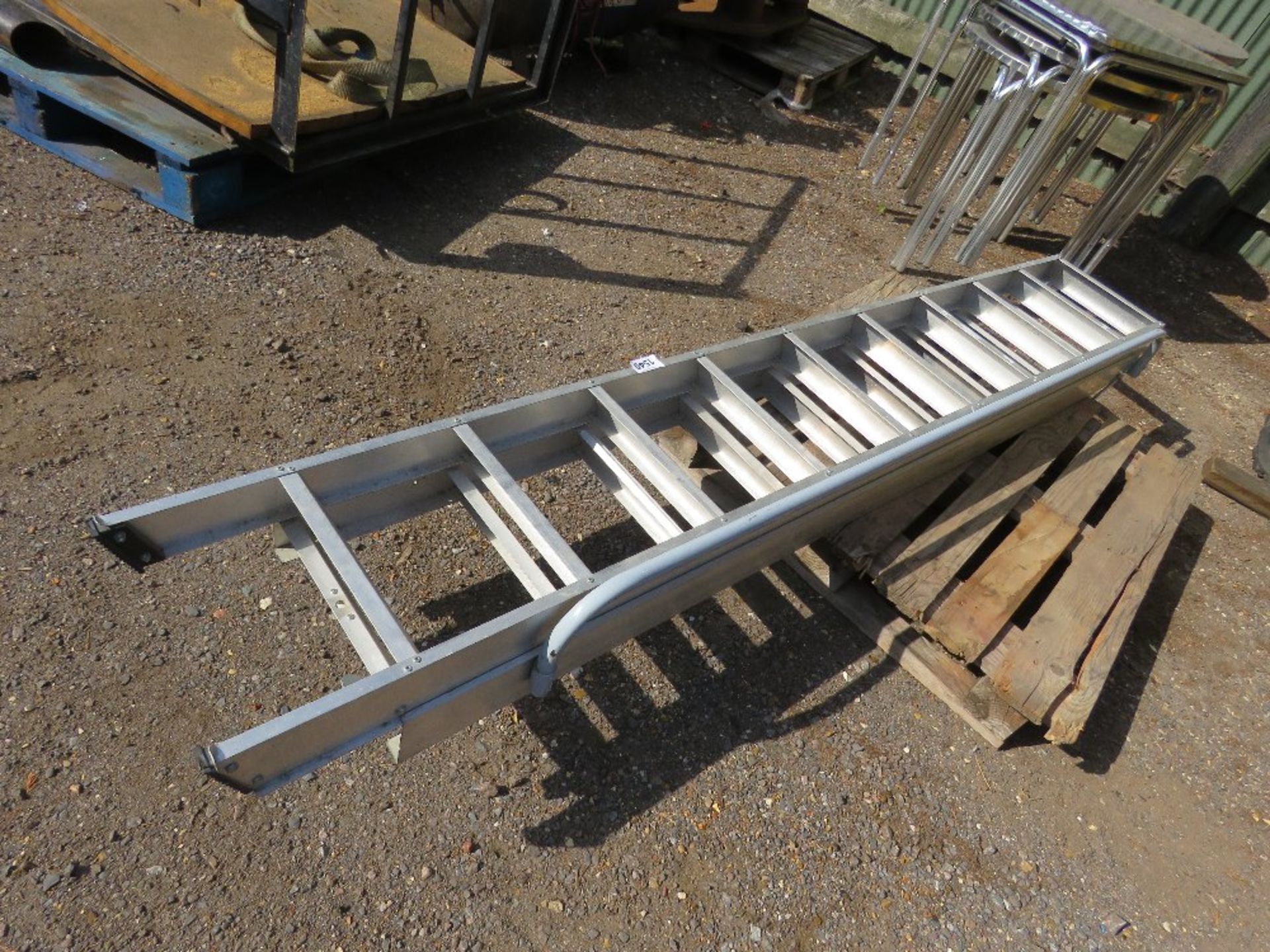 ALUMINIUM STEP LADDERS, APPEAR LITTLE USED. THIS LOT IS SOLD UNDER THE AUCTIONEERS MARGIN SCHEME, - Image 2 of 4