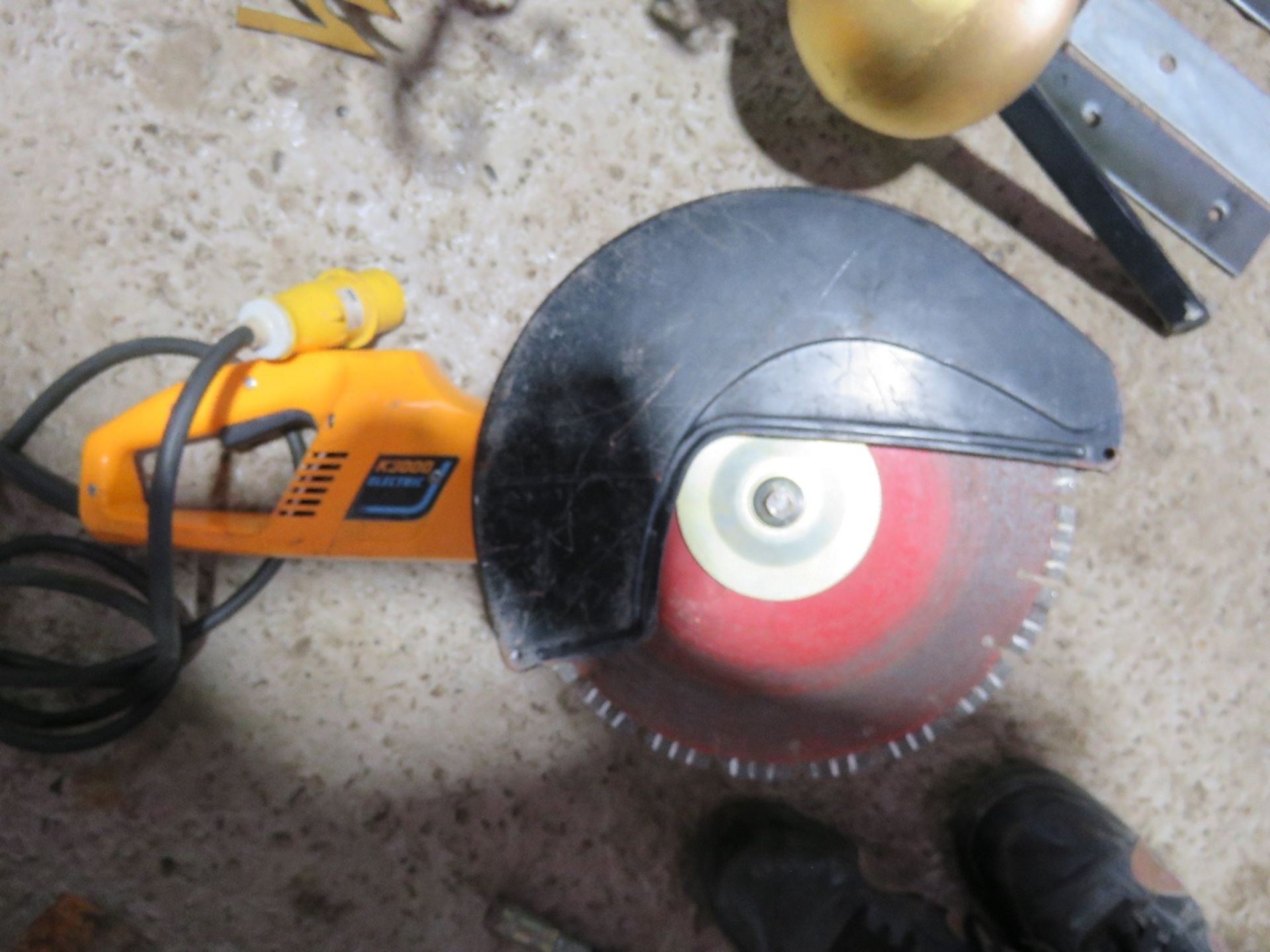PARTNER K3000 110VOLT POWERED CUT OFF SAW WITH BLADE, SEEN RUNNING. THIS LOT IS SOLD UNDER THE AU - Image 2 of 2