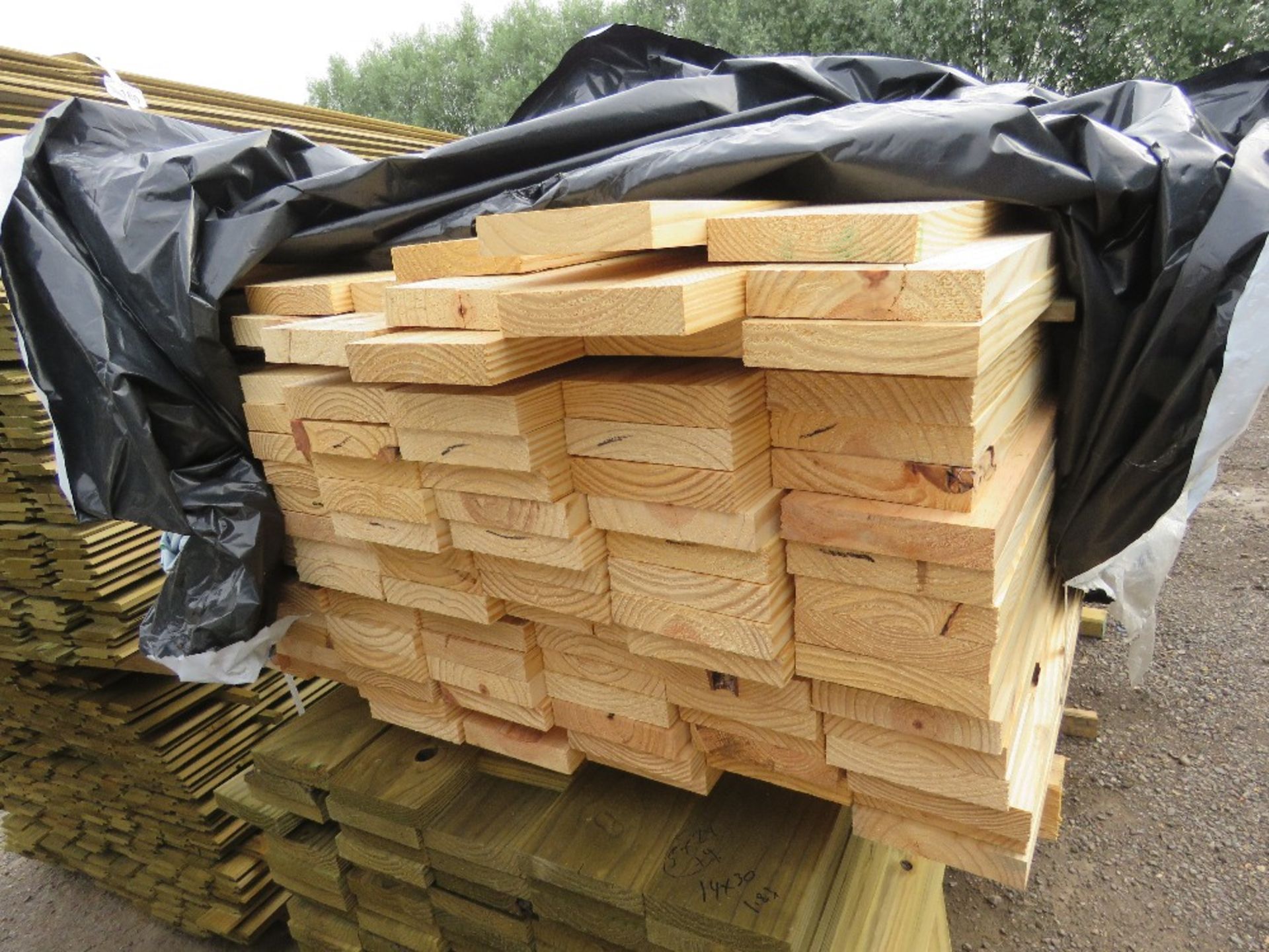 PACK OF UNTREATED TIMBER BOARDS 140MM X 30MM APPROX @ 1.83M LENGTH. 105NO IN TOTAL APPROX. - Image 2 of 3