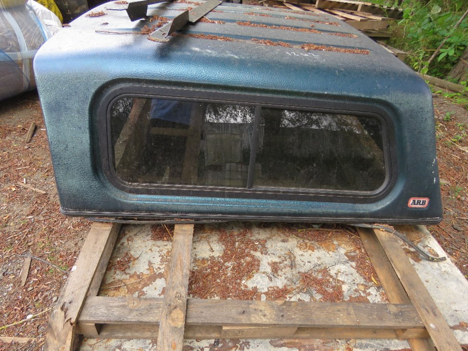 ARB HILUX TRUCK CANOPY TOP, BELIEVED TO FIT YEAR 2007 MODELS APPROX. - Image 2 of 4