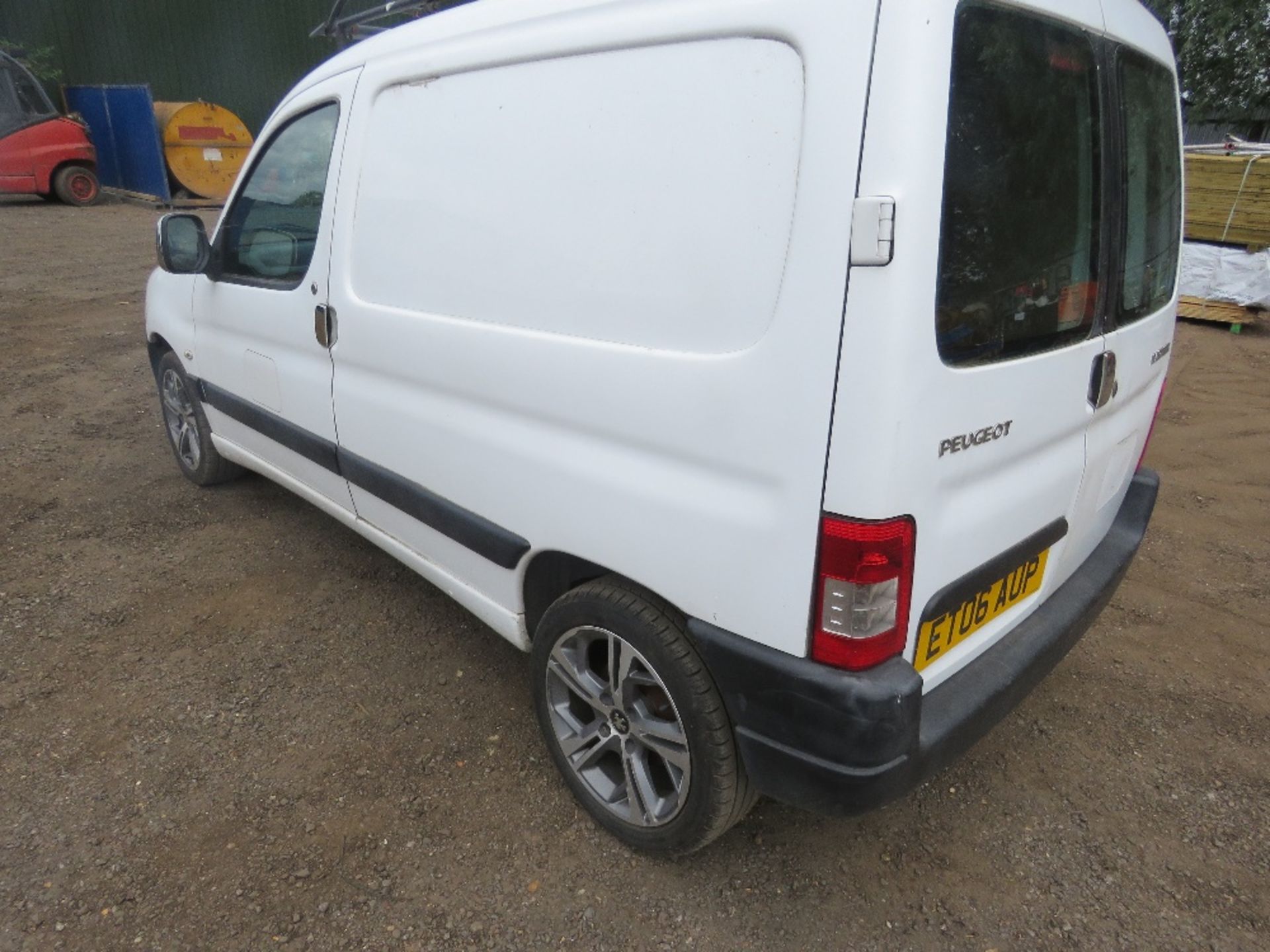 PEUGEOT PARTNER PANEL VAN REG:ET06 AUP. WITH V5 AND MOT UNTIL 18TH MARCH 2024. 152,227 REC MILES. WH - Image 6 of 15