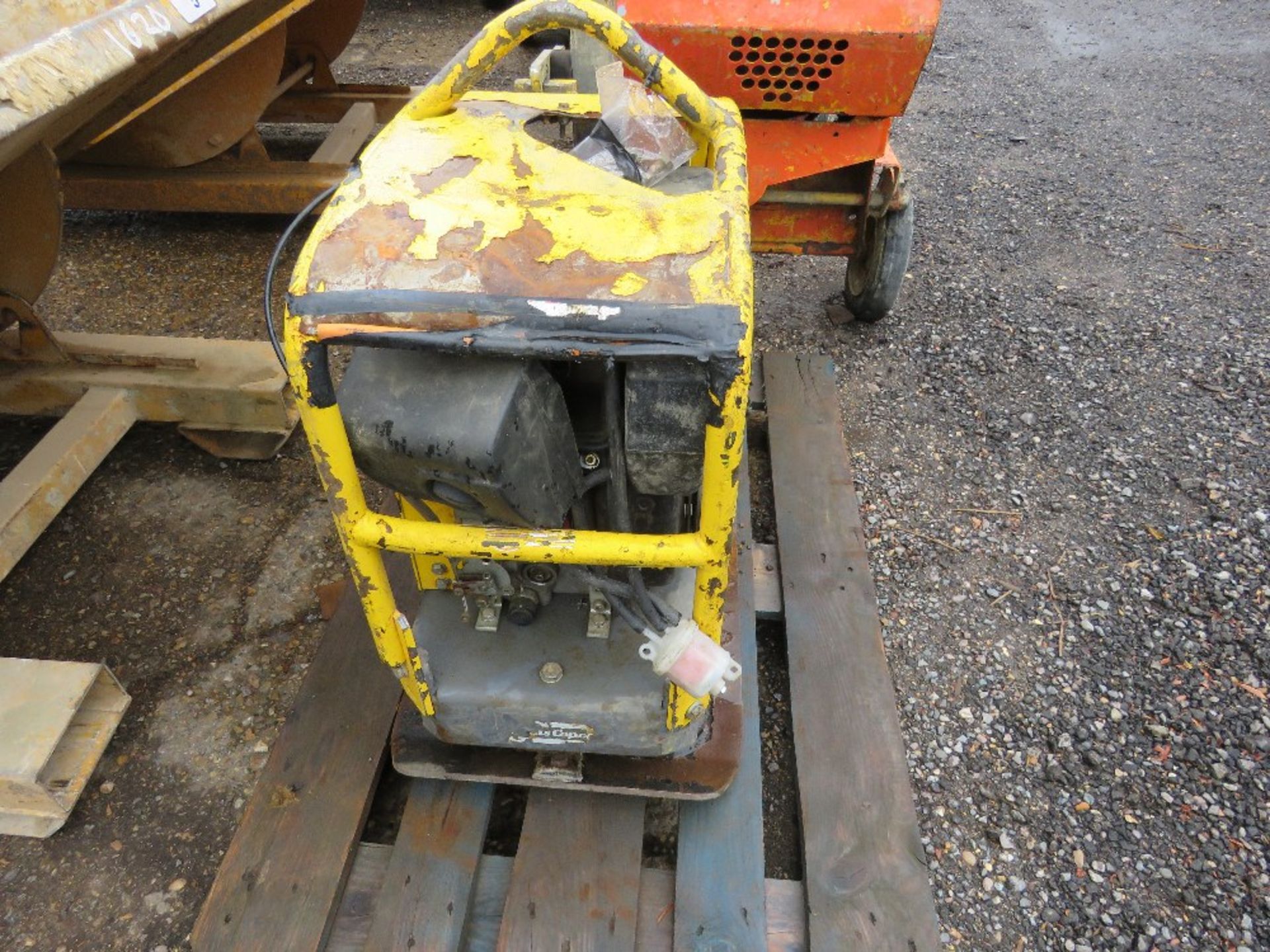 ATLAS COPCO DIESEL ENGINED FORWARD/REVERSE COMPACTION PLATE. - Image 2 of 6