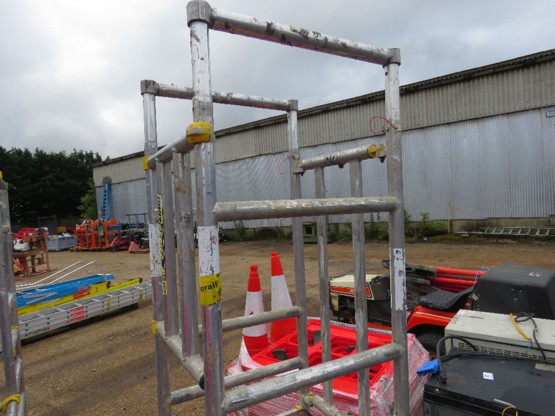 HI-VIZ ALUMINIUM PODIUM UNIT. PN:THX6658 - Image 8 of 8