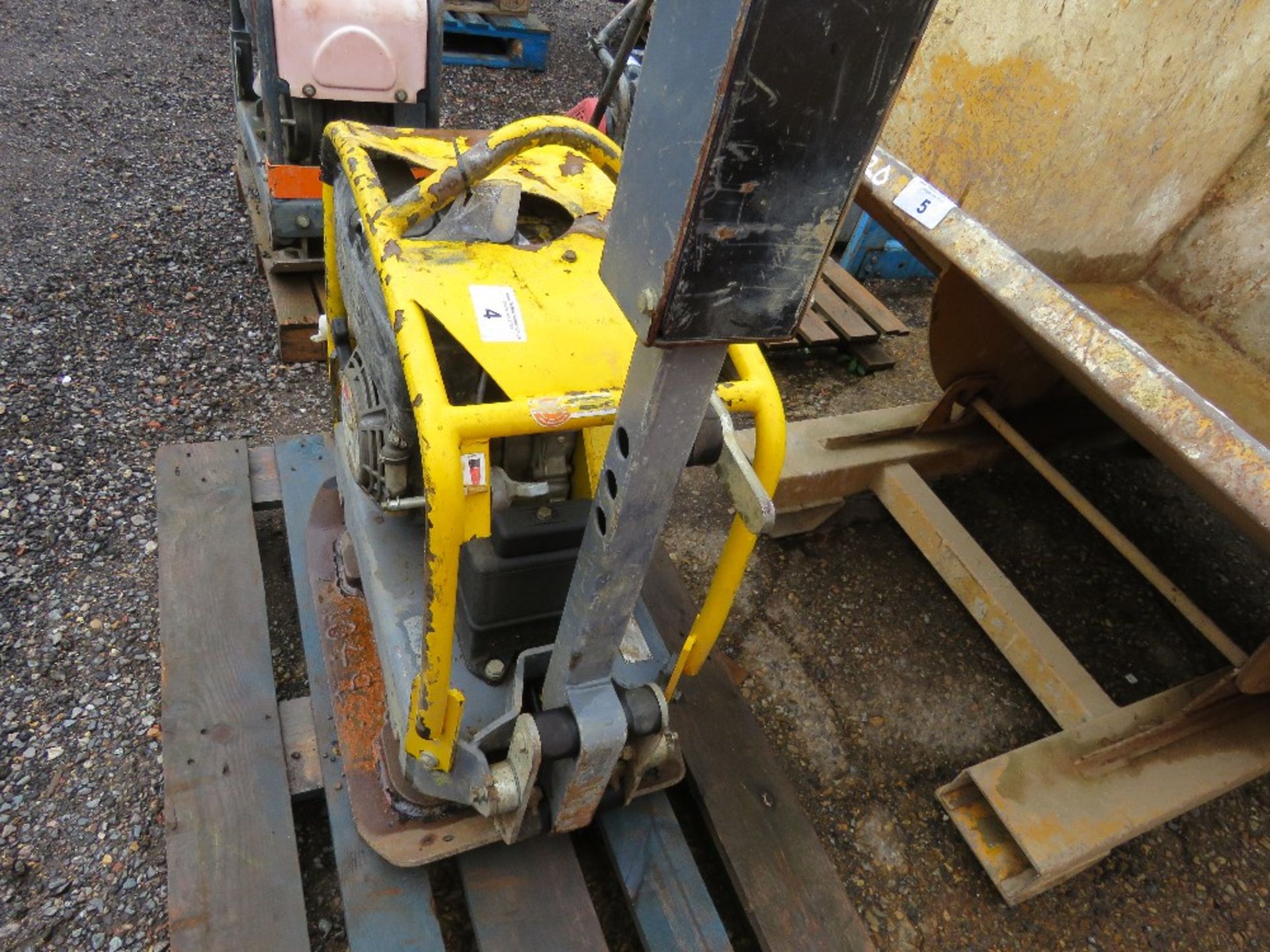 ATLAS COPCO DIESEL ENGINED FORWARD/REVERSE COMPACTION PLATE. - Image 6 of 6