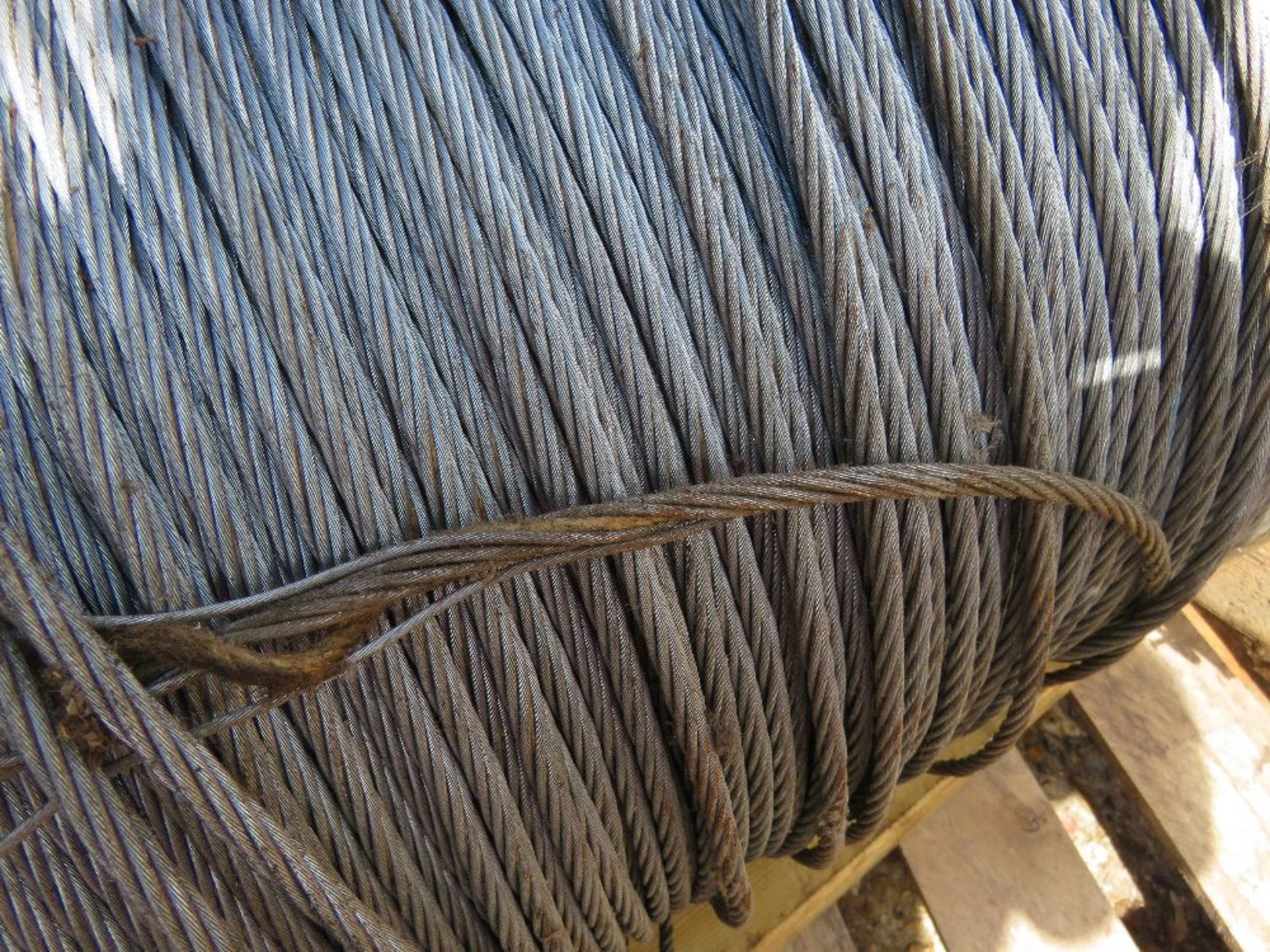 ROLL OF 80MM APPROX DIAMETER HAWSER CABLE. - Image 2 of 3