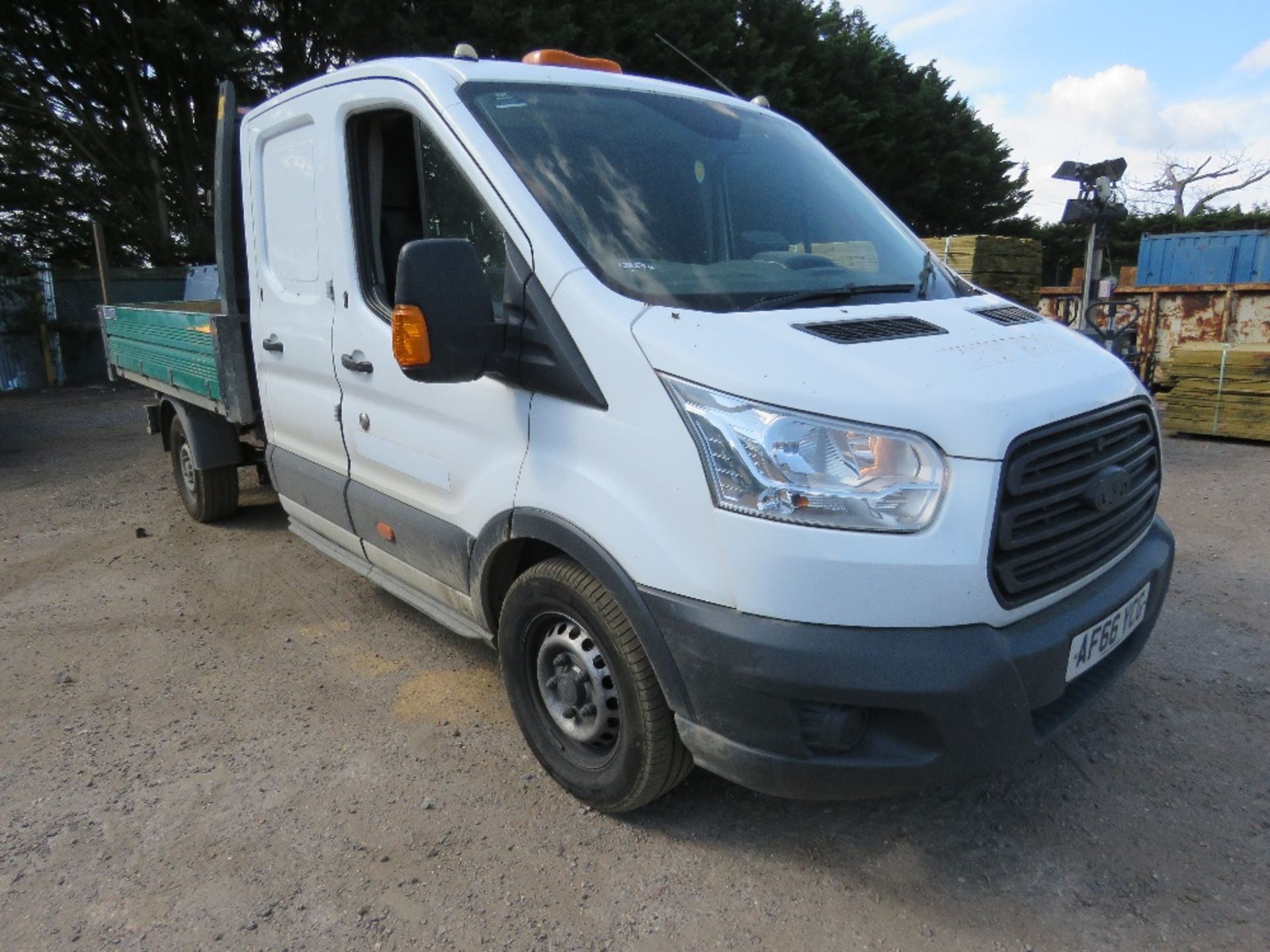 FORD TRANSIT DOUBLE / CREW CAB TIPPER TRUCK REG:AF66 YCG. WITH V5 AND MOT UNTIL 29TH SEPTEMBER 2023.