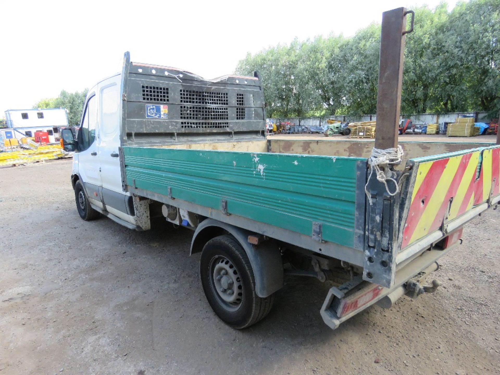 FORD TRANSIT DOUBLE / CREW CAB TIPPER TRUCK REG:AF66 YCG. WITH V5 AND MOT UNTIL 29TH SEPTEMBER 2023. - Image 6 of 17