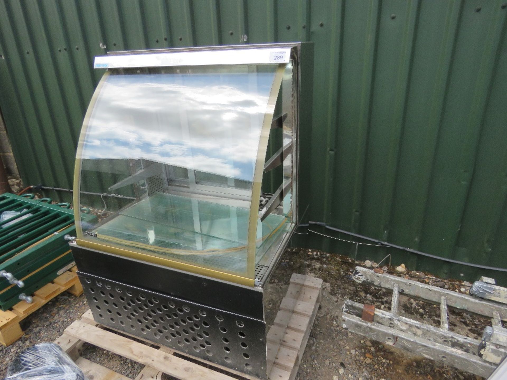 NORPE GLASS FRONTED DISPLAY FRIDGE. THIS LOT IS SOLD UNDER THE AUCTIONEERS MARGIN SCHEME, THEREFO - Image 2 of 12