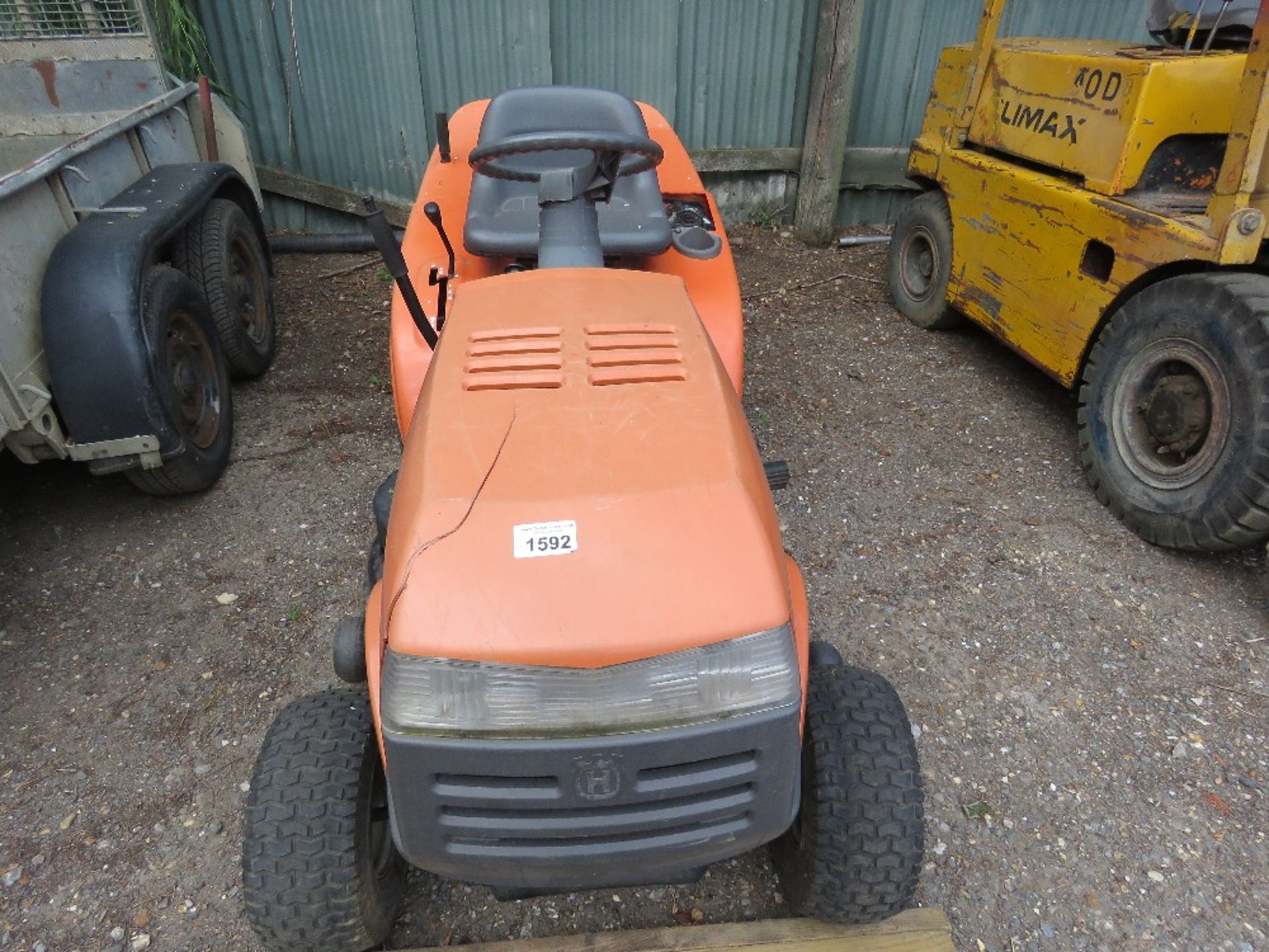 HUSQVARNA CT130 RIDE ON MOWER WITH COLLECTOR. WHEN TESTED WAS SEEN TO DRIVE, STEER, BRAKE AND MOWERS - Image 2 of 9