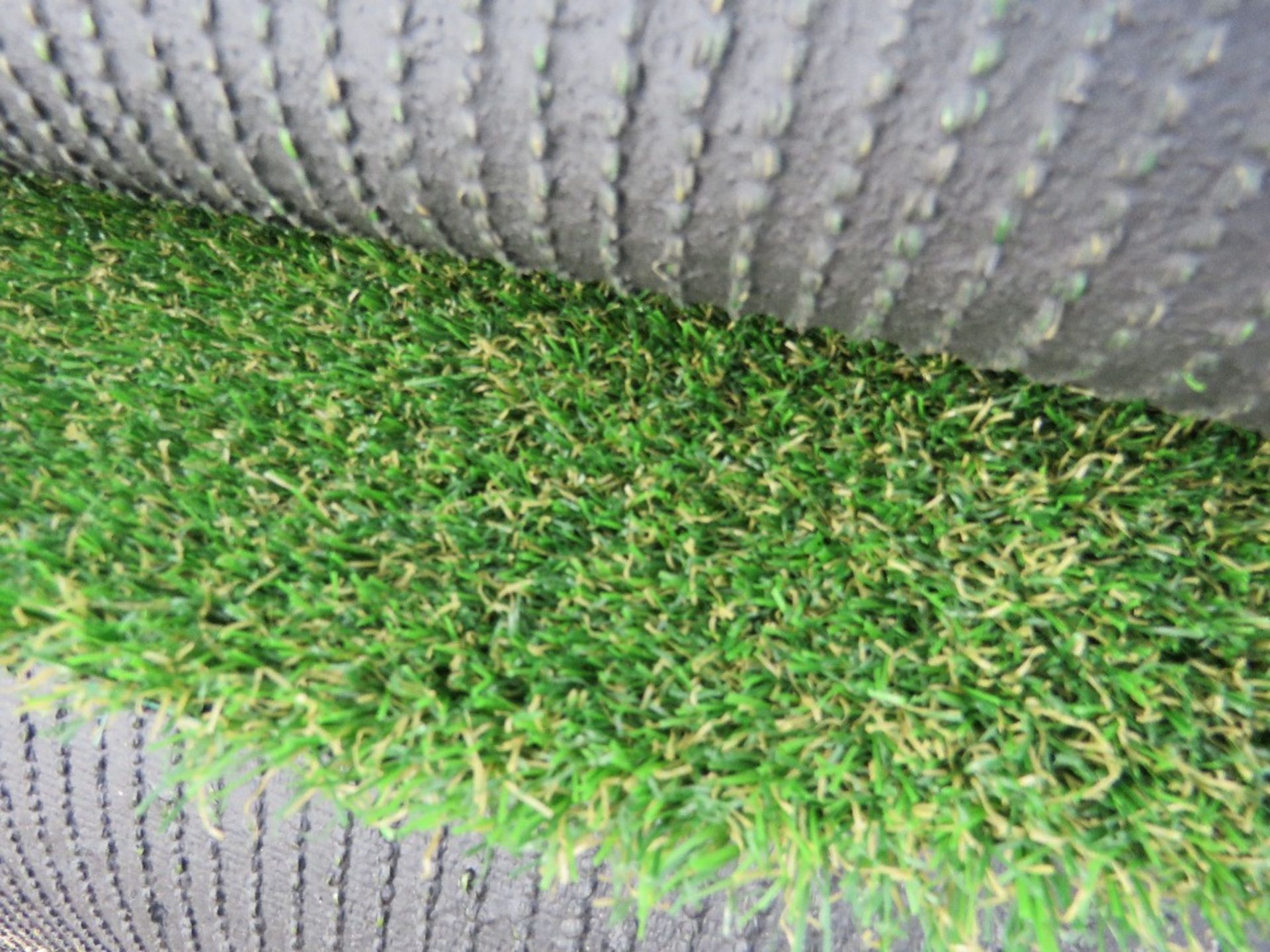 6 x rolls of astro turf..mainly 4metre length - Image 4 of 4