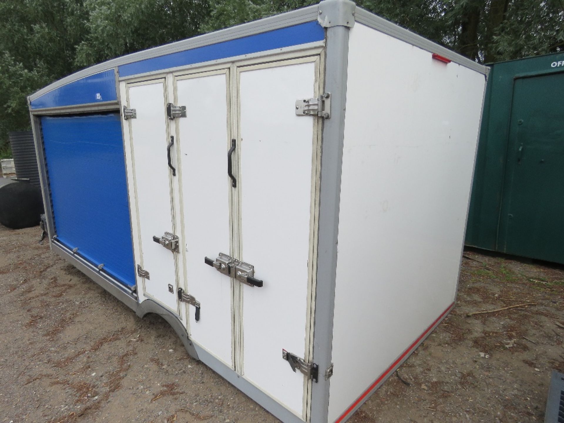 TEMPERATURE CONTROLLED VAN BODY WITH ROLLER SHUTTER SIDES, 13FT LENGTH APPROX. - Image 2 of 8