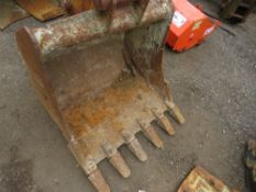 STRICKLAND TOOTHED 3FT EXCAVATOR DIGGER BUCKET: ON 45MM PINS APPROX. THIS LOT IS SOLD UNDER THE A