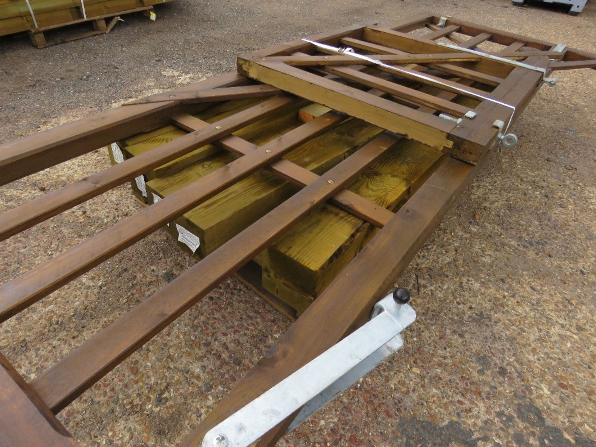 2 X TIMBER DRIVEWAY GATES (3.6M AND 1.05M) PLUS 5 GATE POSTS. - Image 10 of 10