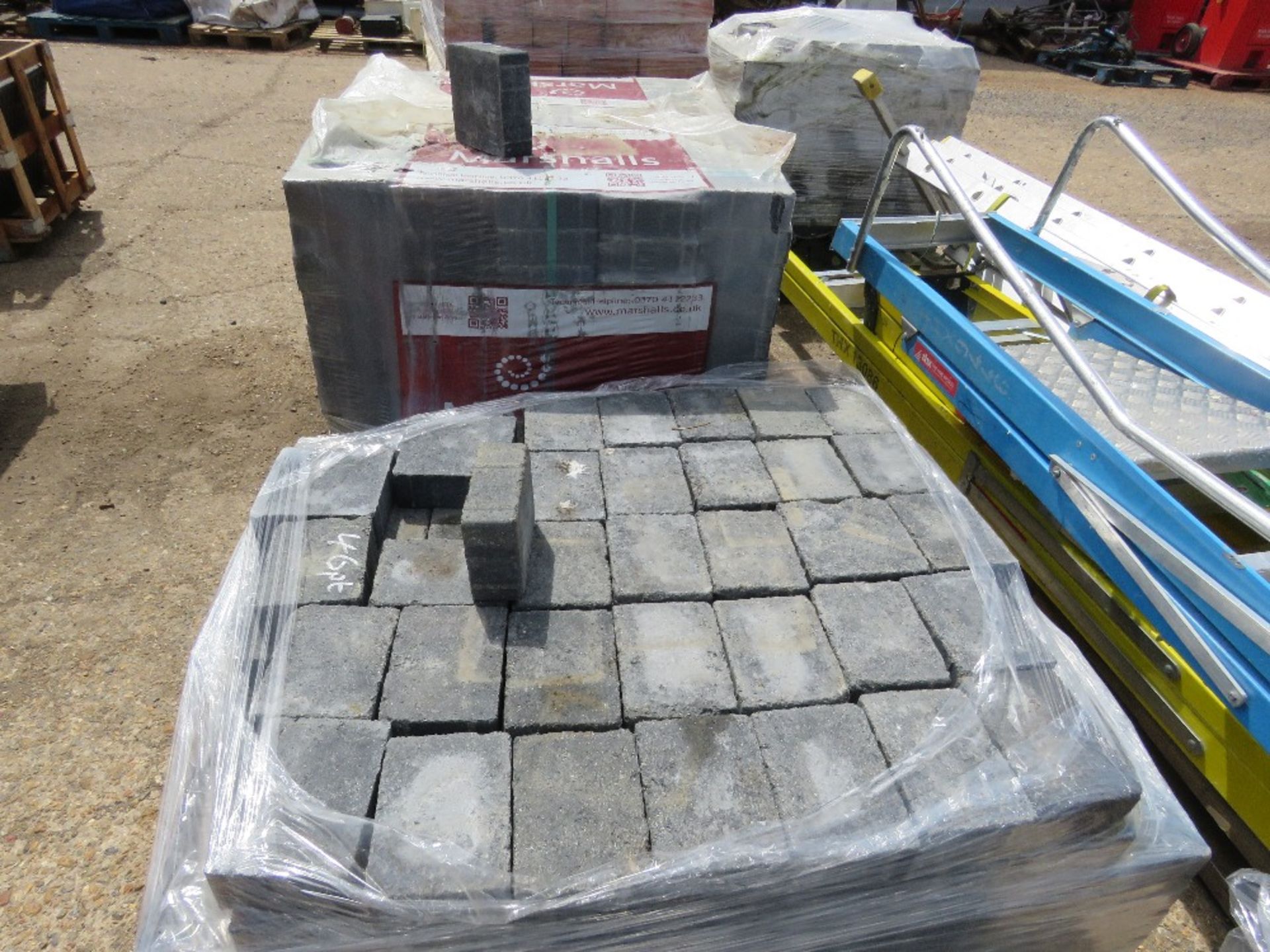 2 X PALLETS OF MARSHALL GREY PAVERS. - Image 11 of 11