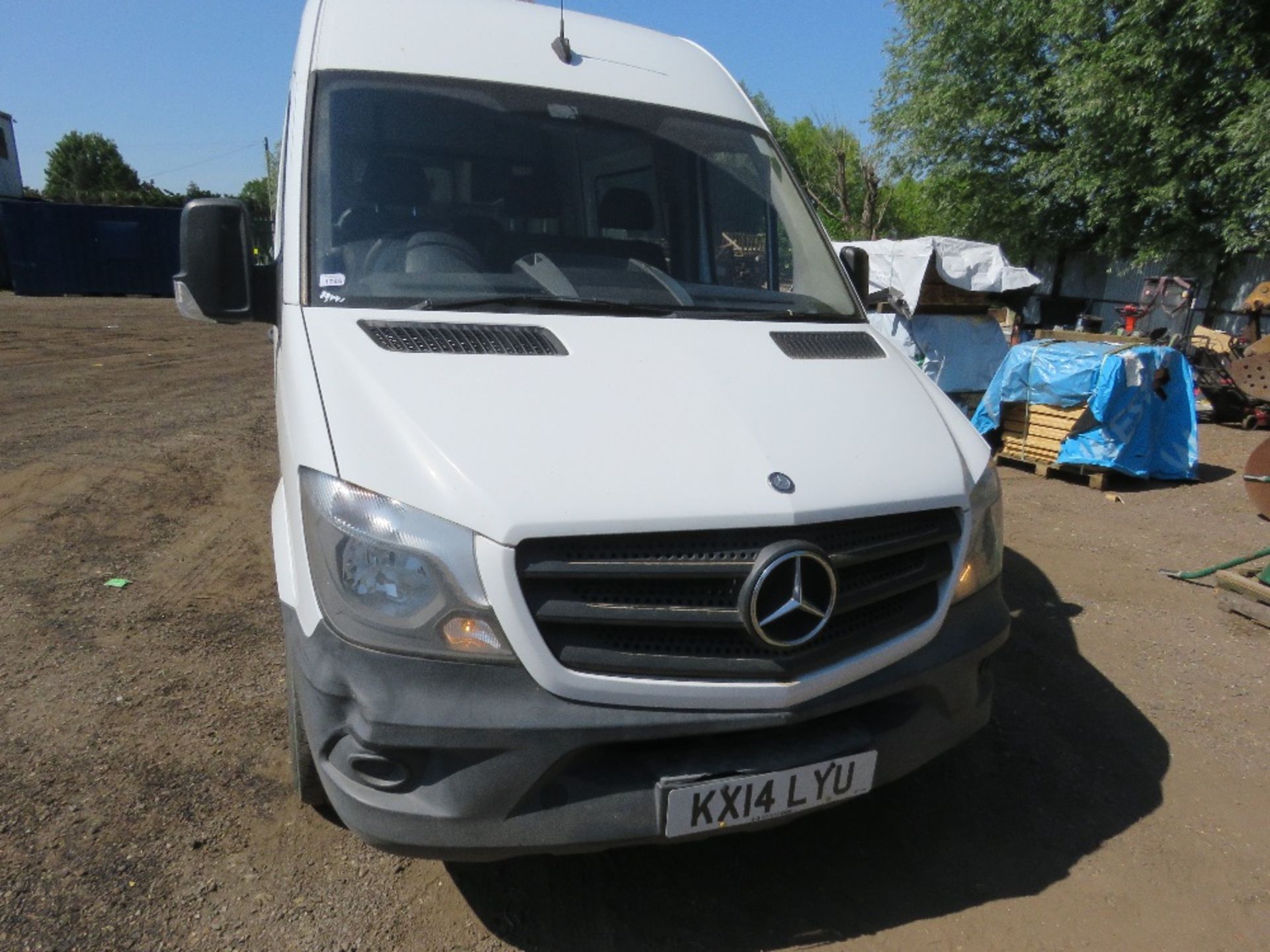 MERCEDES 313CDI WELFARE VAN REG:KX14LYU. 88K APPROX REC MILES. WITH V5, FIRST REGISTERED 20/3/14. MO - Image 2 of 18