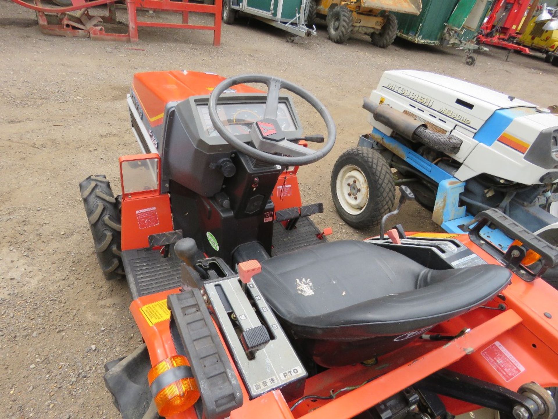 YANMAR F155 4WD COMPACT AGRICULTURAL TRACTOR WITH REAR LINK ARMS. WHEN TESTED WAS SEEN TO DRIVE, ST - Image 5 of 7