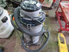 NILFISK 118 INDUSTRIAL VACUUM CLEANER, 110VOLT POWERED SOURCED FROM WORKSHOP CLEARANCE. THIS LO
