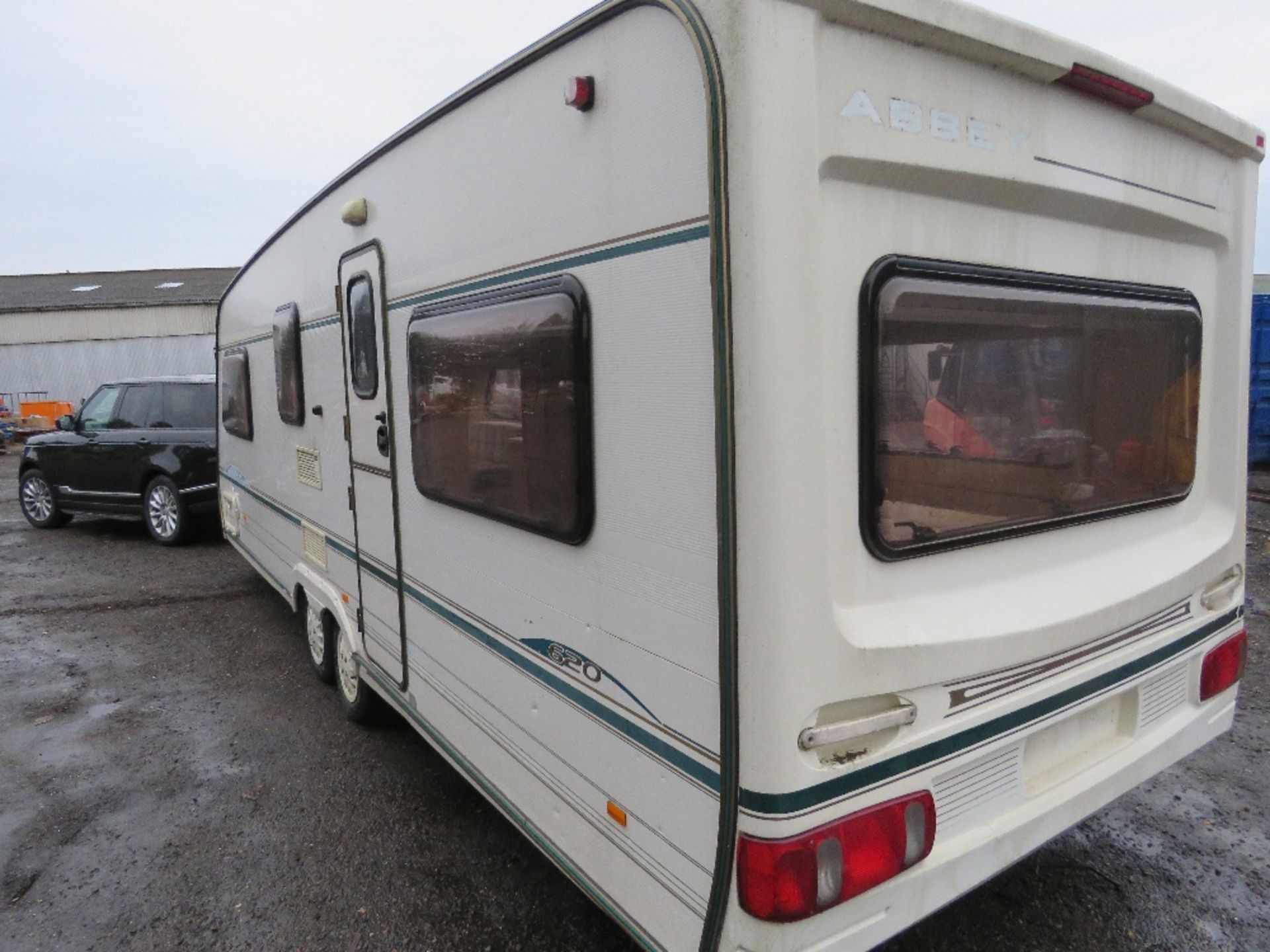 ABBEY SPECTRUM 620 TWIN AXLED CARAVAN. SHOWER, TOILET, FRIDGE, COOKER, DOUBLE BED ETC. (APPLIANCES - Image 6 of 20