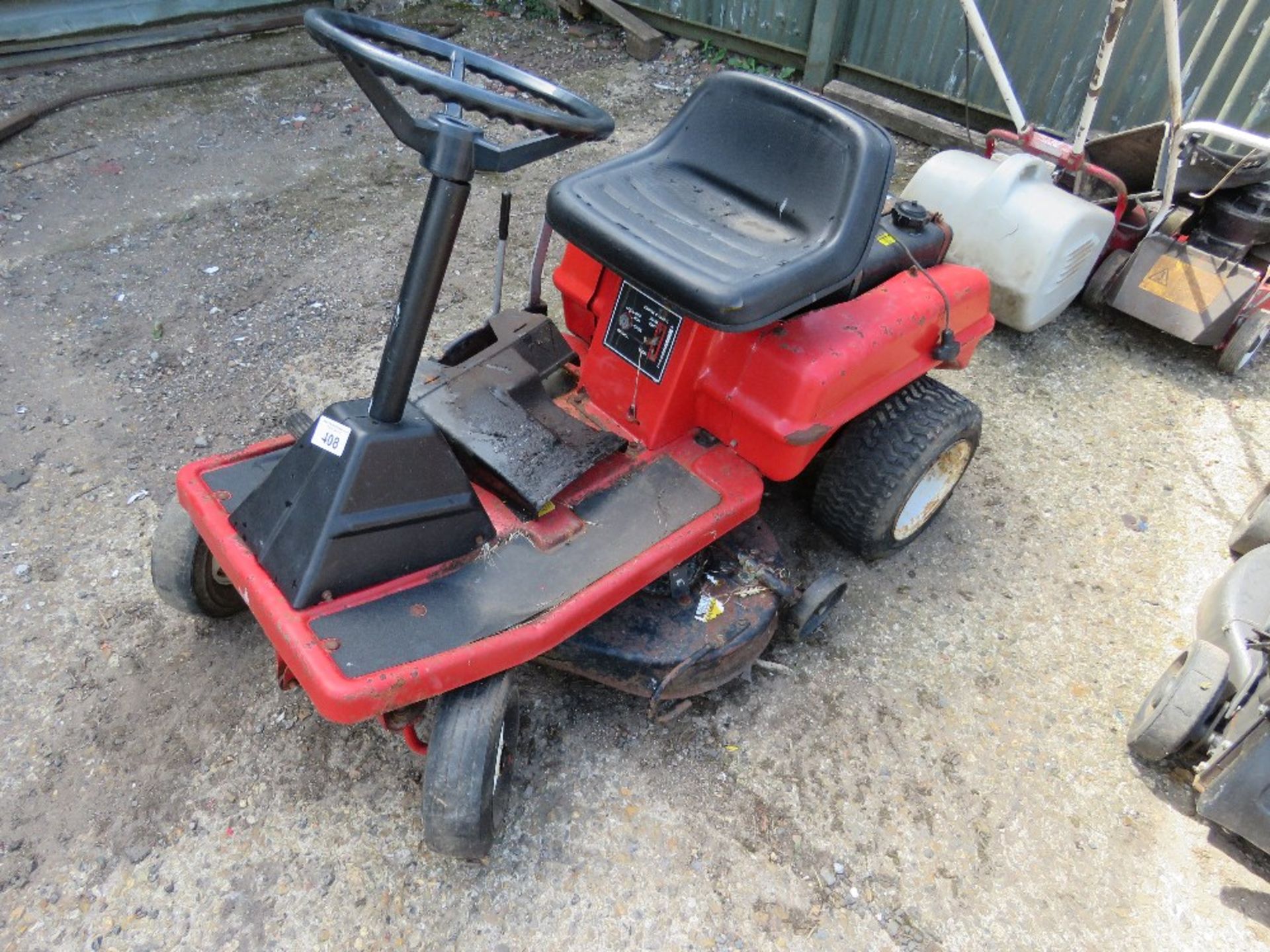 PETROL ENGINED RIDE ON MOWER. THIS LOT IS SOLD UNDER THE AUCTIONEERS MARGIN SCHEME, THEREFORE NO - Image 2 of 6