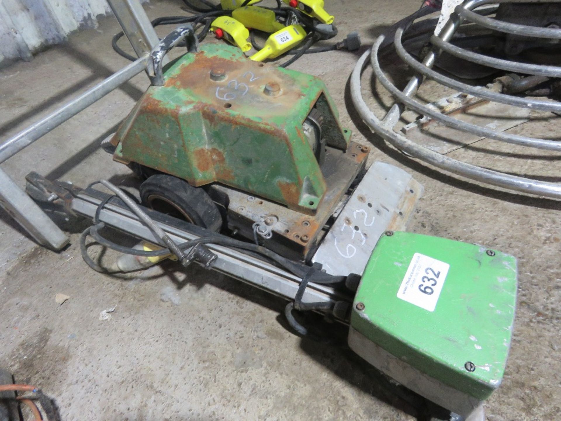 HEAVY DUTY BOSCH POWERED SCRAPER UNIT, CONDITION UNKNOWN.