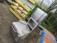 2 X CATERING OVENS, WORKING WHEN REMOVED. THIS LOT IS SOLD UNDER THE AUCTIONEERS MARGIN SCHEME, T