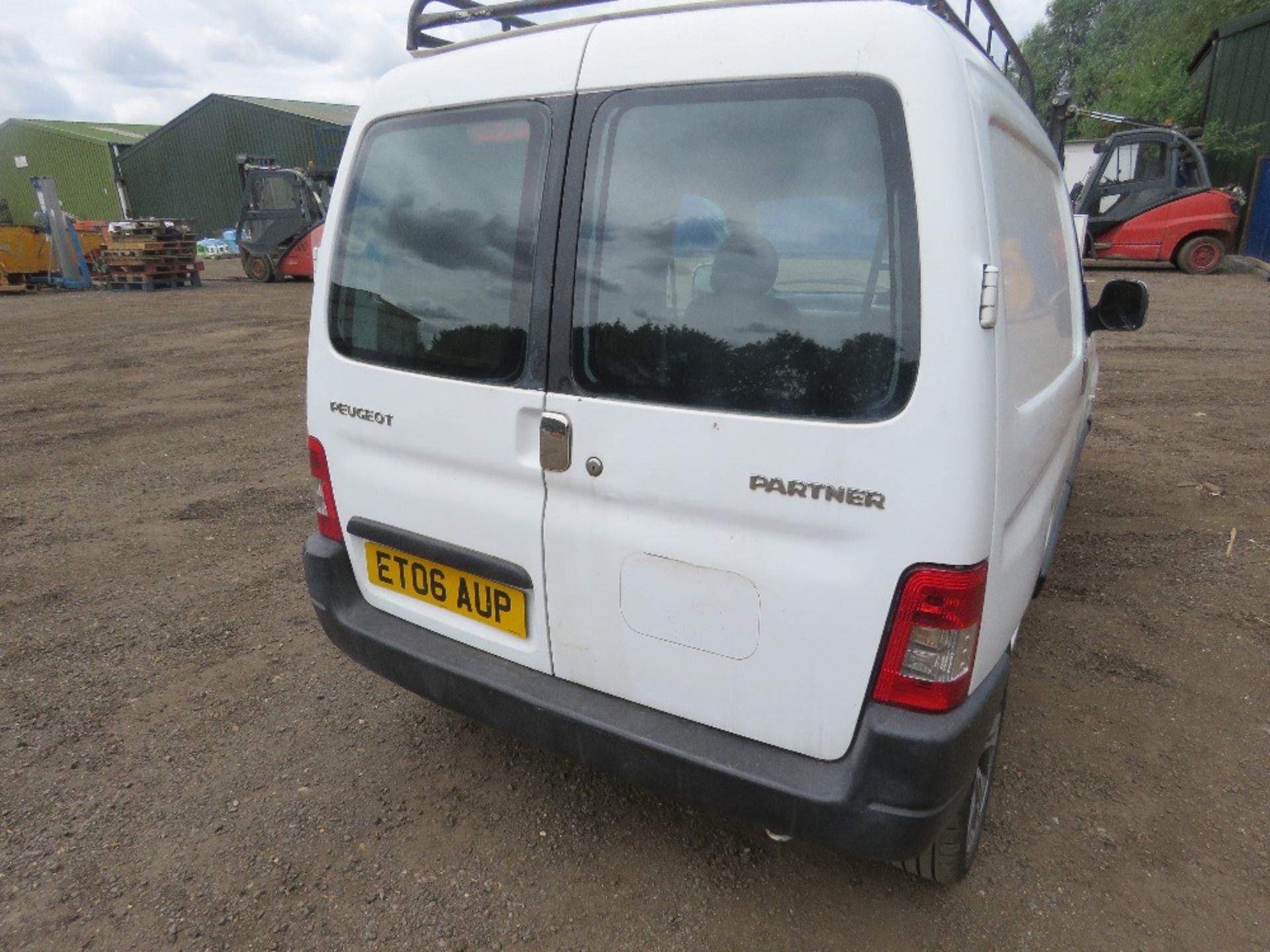 PEUGEOT PARTNER PANEL VAN REG:ET06 AUP. WITH V5 AND MOT UNTIL 18TH MARCH 2024. 152,227 REC MILES. WH - Image 8 of 15