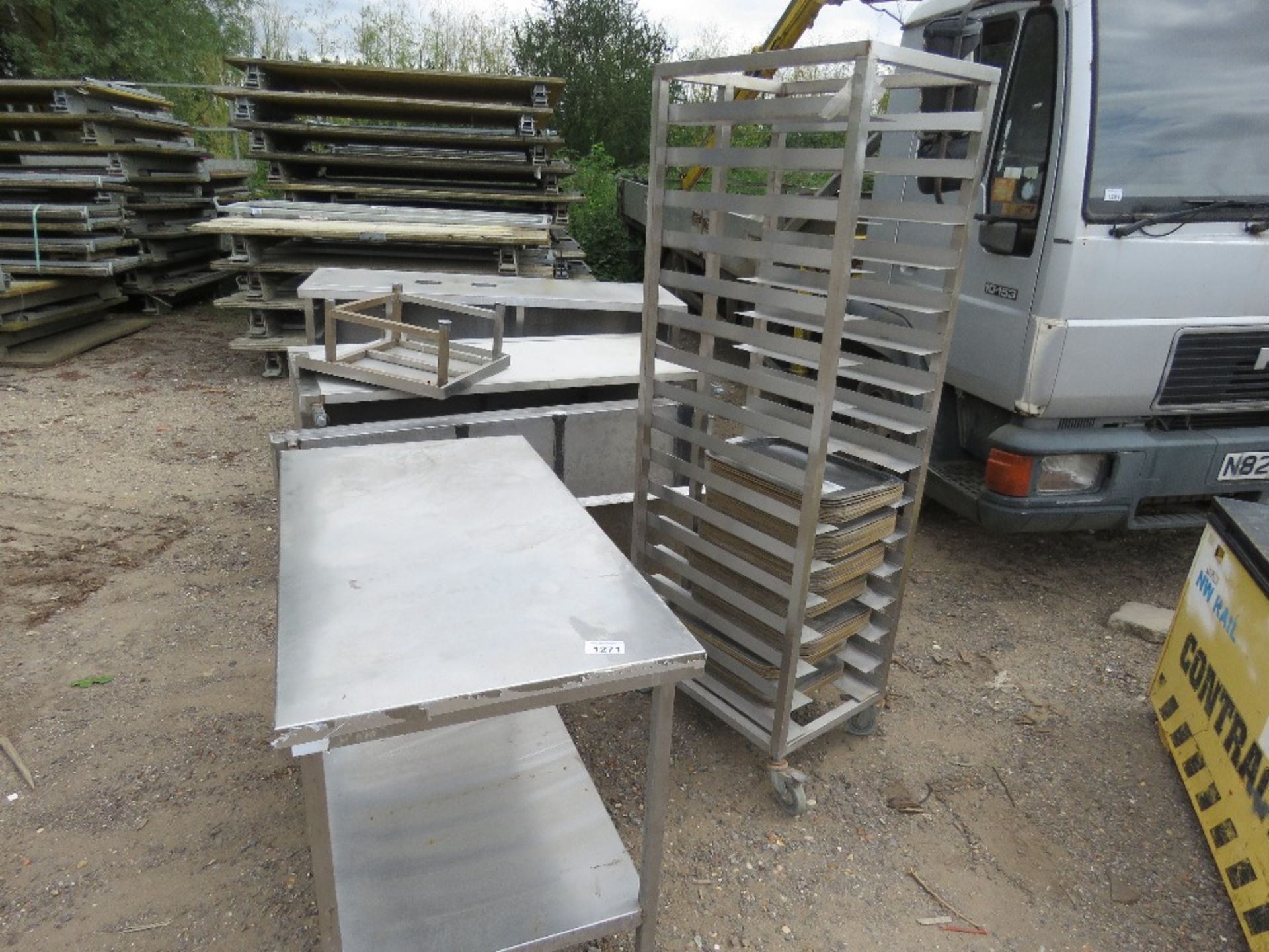 LARGE QUANTITY OF STAINLESS STEEL CATERING WORKTOPS ETC. THIS LOT IS SOLD UNDER THE AUCTIONEERS M