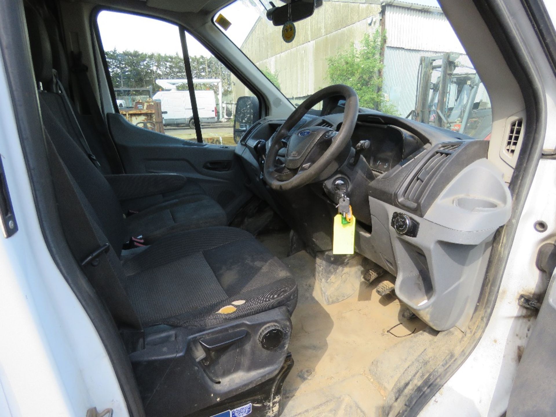 FORD TRANSIT DOUBLE / CREW CAB TIPPER TRUCK REG:AF66 YCG. WITH V5 AND MOT UNTIL 29TH SEPTEMBER 2023. - Image 11 of 17