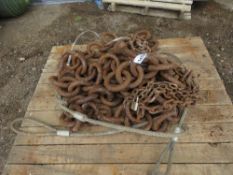 PALLET OF ASSORTED HEAVY DUTY CHAINS. THIS LOT IS SOLD UNDER THE AUCTIONEERS MARGIN SCHEME, THERE
