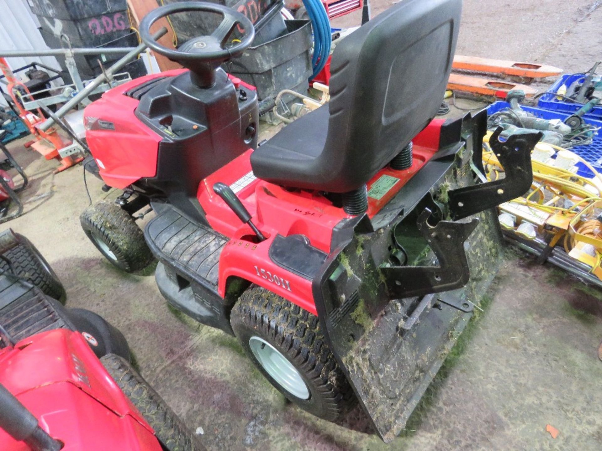 MOUNTFIELD 1530H RIDE ON HYDRASTATIC DRIVE MOWER, NO COLLECTOR. WHEN TESTED BY POWER STRAIGHT TO THE - Image 4 of 10