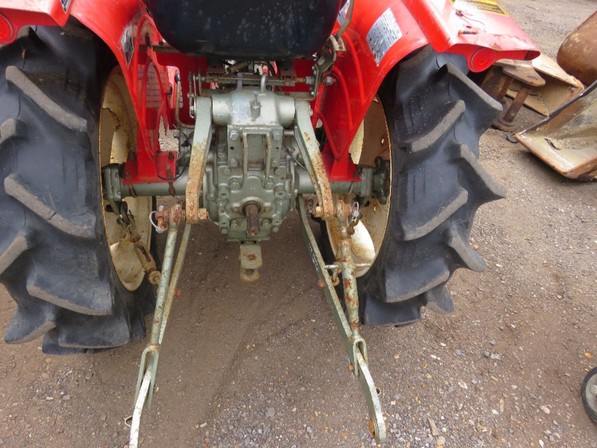 YANMAR YM1700BD 4WD COMPACT AGRICULTURAL TRACTOR WITH REAR LINK ARMS. WHEN TESTED WAS SEEN TO DRIVE, - Image 7 of 7