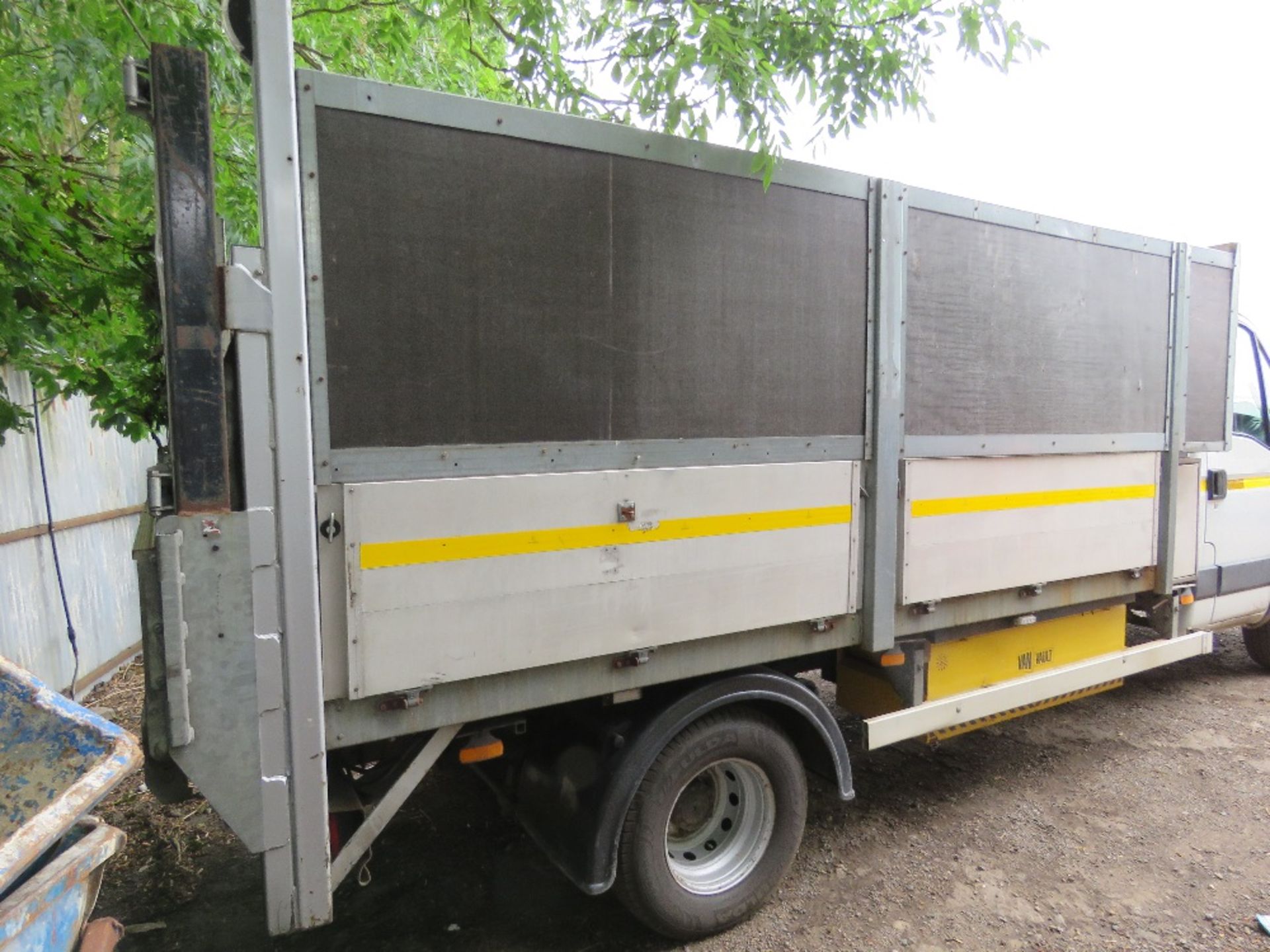 IVECO 70C17 TYPE 7000KG RATED TIPPER TRUCK REG:BG15 YVK WITH V5. 63,954 REC MILES. DIRECT FROM LOCAL - Image 17 of 33