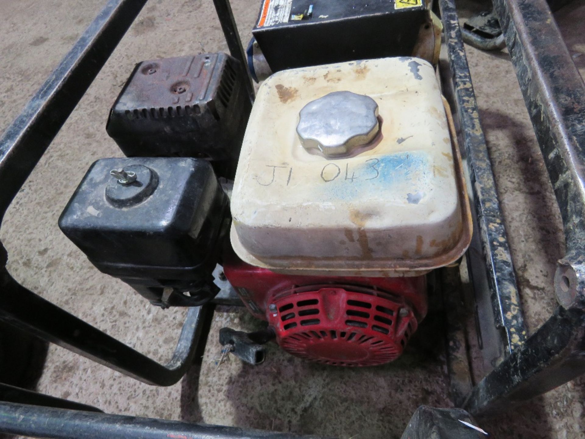 HONDA PETROL ENGINED GENERATOR, 3KVA APPROX. - Image 2 of 5