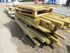 LARGE STACK OF ASSORTED PRESSURE TREATED FENCING TIMBERS 6-10FT LENGTH APPROX.
