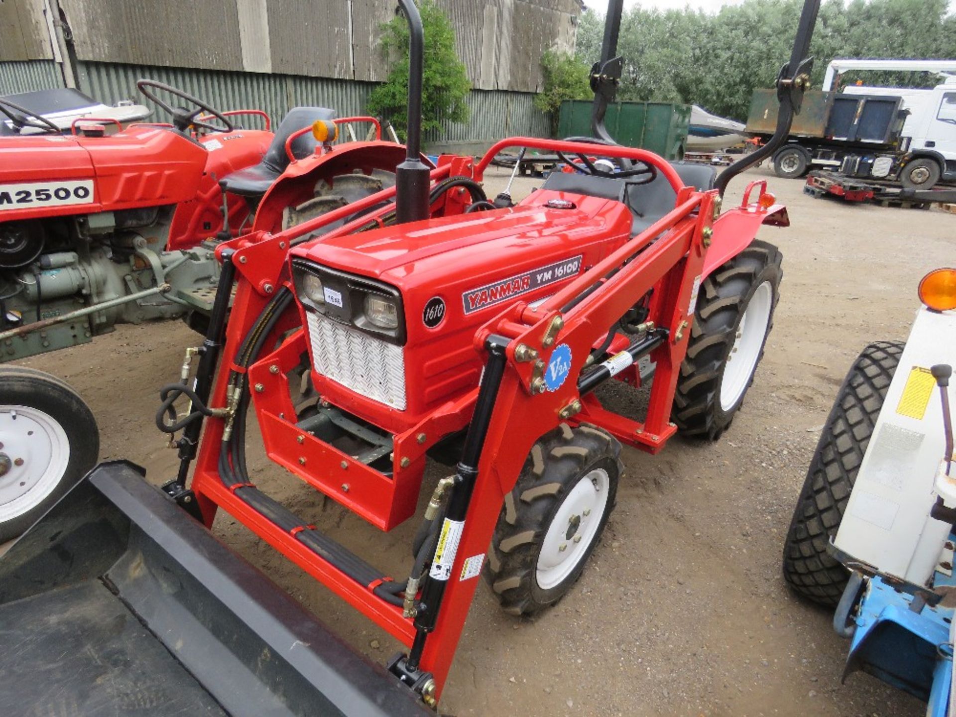 YANMAR YM1610D 4WD COMPACT AGRICULTURAL TRACTOR WITH REAR LINK ARMS AND UNUSED V2A FOREND LOADER WI - Image 3 of 9