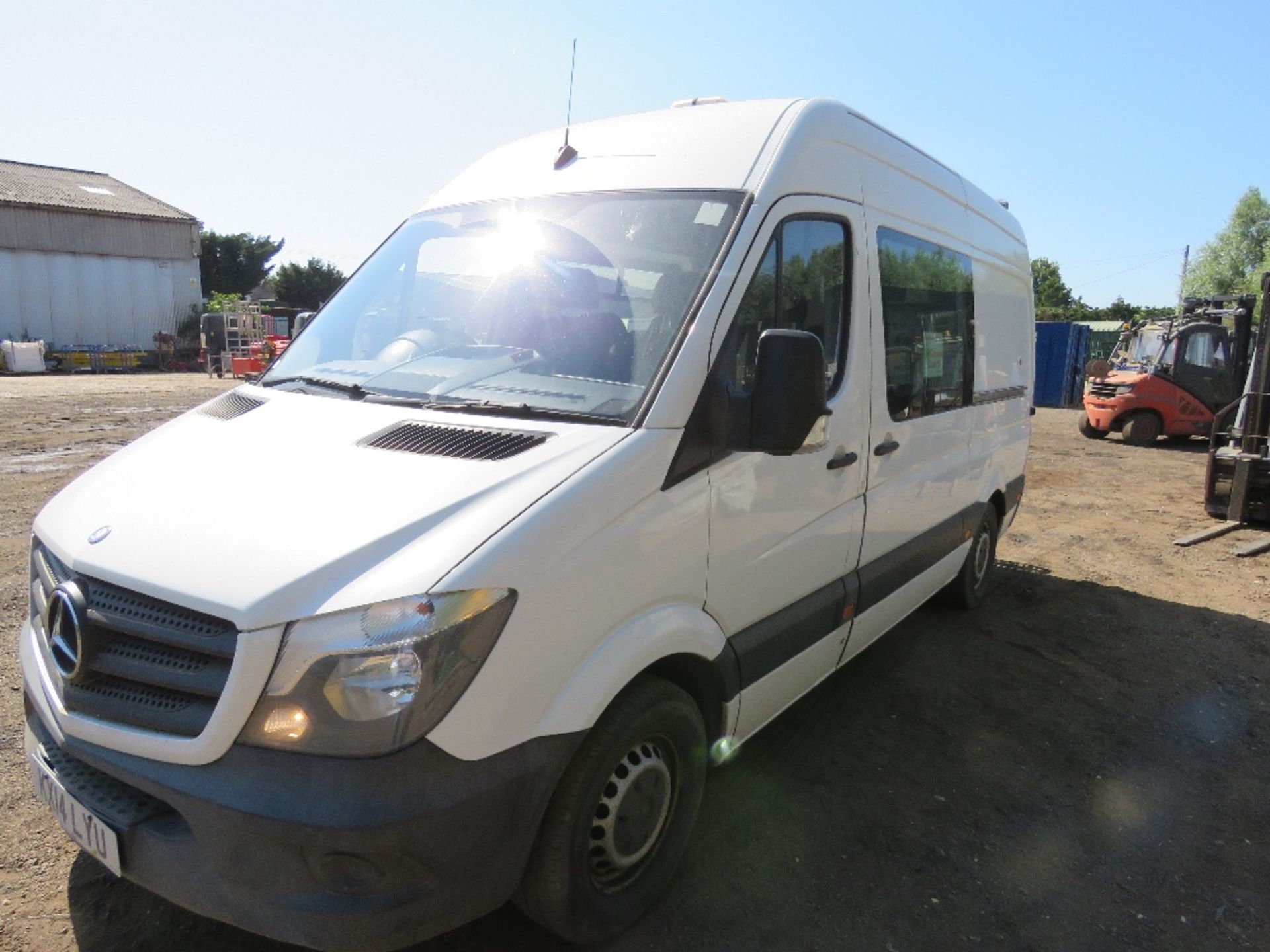 MERCEDES 313CDI WELFARE VAN REG:KX14LYU. 88K APPROX REC MILES. WITH V5, FIRST REGISTERED 20/3/14. MO - Image 3 of 18
