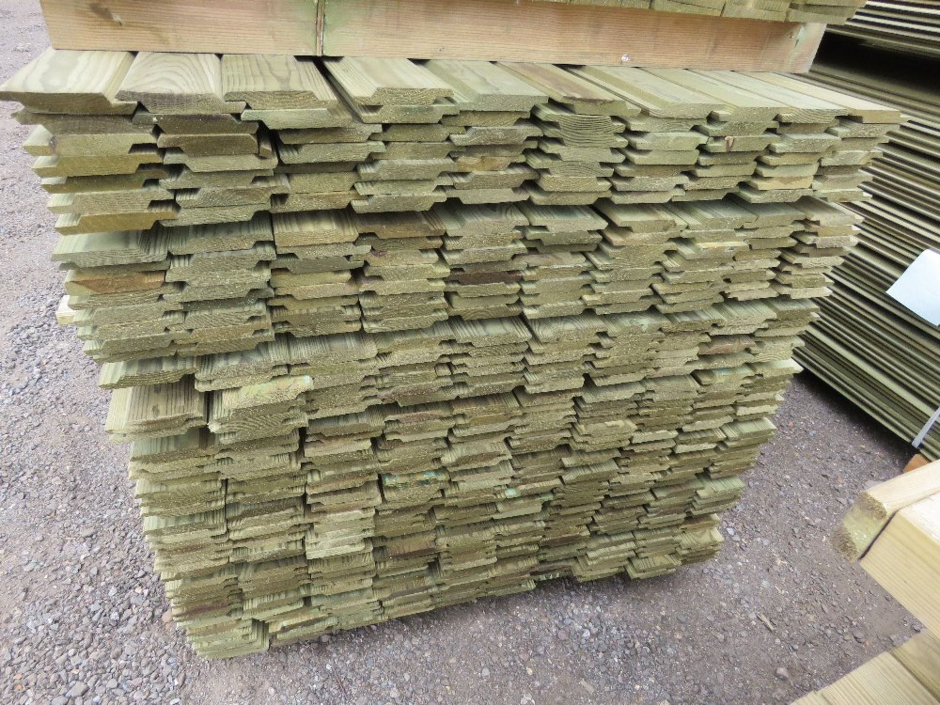 EXTRA LARGE PACK OF PRESSURE TREATED SHIPLAP FENCE CLADDING TIMBER BOARDS. 1.83M LENGTH X 100MM WIDT - Image 2 of 3